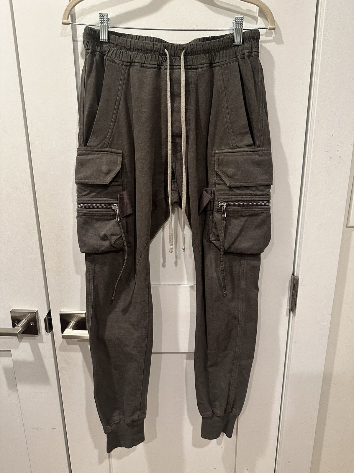 image of Rick Owens Dark Dust Cargo Jog - Ru17S9390-Ba, Men's (Size 32)