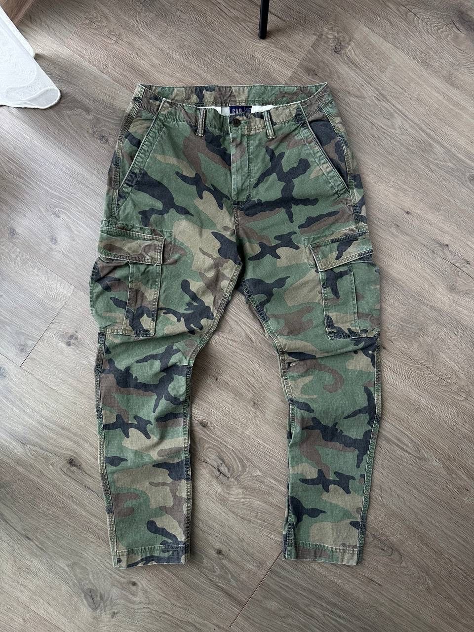 Gap × Japanese Brand × Vintage GAP Camo Cargo Trousers Men’s W31 L30 Vintage Military Style Size US 31 - 2 Thumbnail