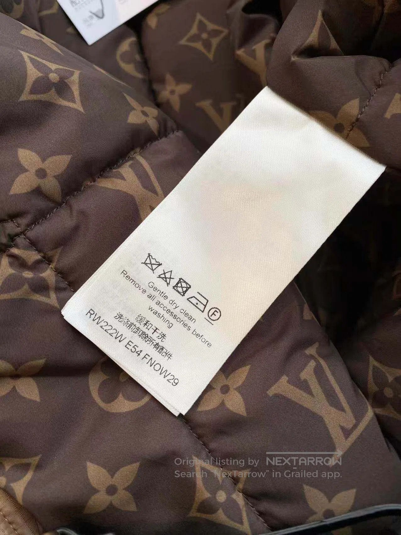 Louis Vuitton Louis Vuitton The inside is full of V-neck hooded down jac Size S / US 4 / IT 40 - 5 Thumbnail