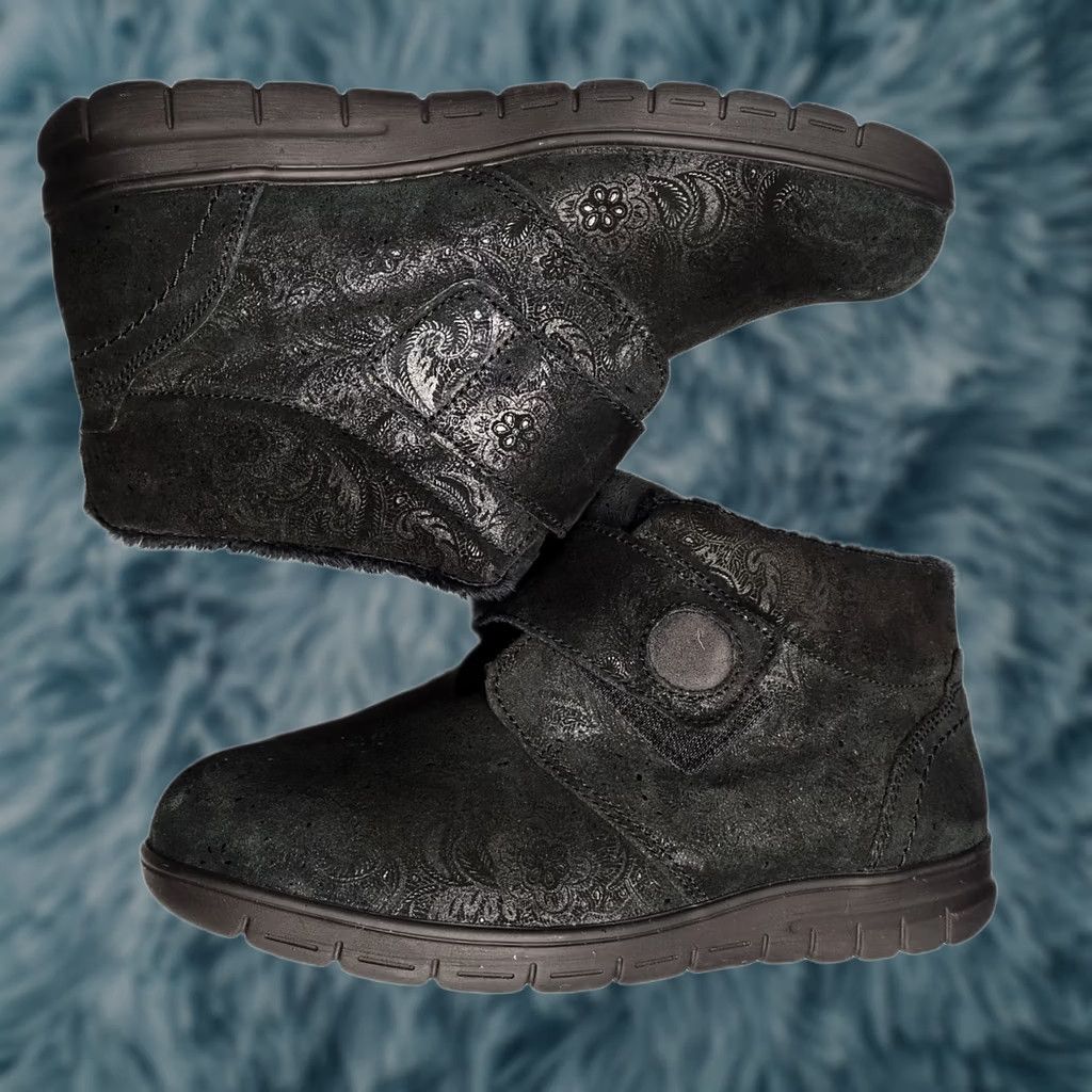 Vintage Cosyfeet Womens 8.5 Black Paisley Faux Fur Lined Ankle Boots Hook & Loop Bootie, Size 8.5, Casual Travel, Leather Upper, Rubber Outsole, Velvet? No. Size US 9 / IT 39 - 1 Thumbnail