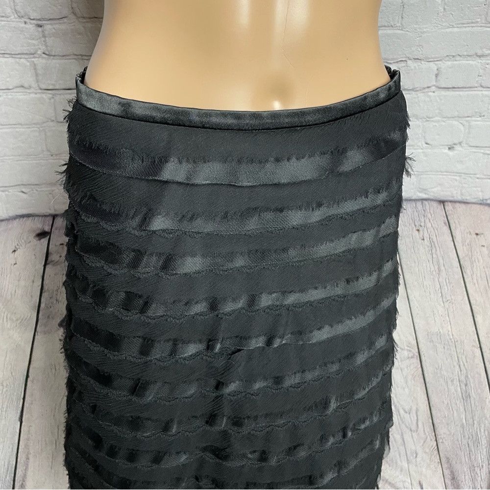 Bcbgmaxazria BCBGMAXAZRIA Black Tiered Lace Silk A-line Skirt Size 0 Size 25" / US 0 / IT 36 - 2 Thumbnail