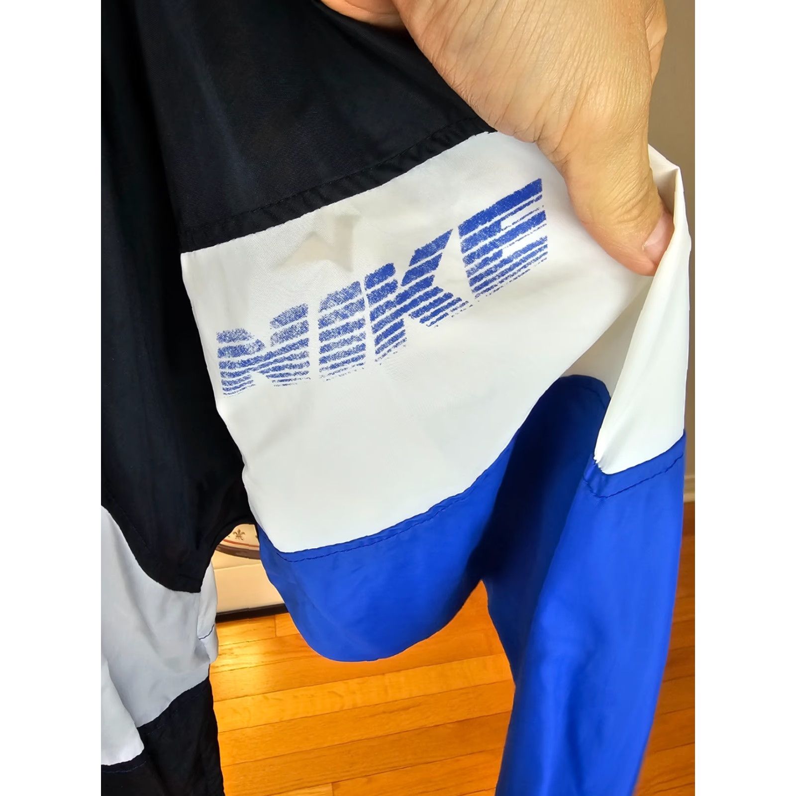Nike VINTAGE Nike Windbreaker Jacket Windbreaker Track Top SZ LARGE Jacket Mens Blue 90s Featured Winds Breaker 23 INCH 33 INCH 28 INCH Size US L / EU 52-54 / 3 - 2 Thumbnail