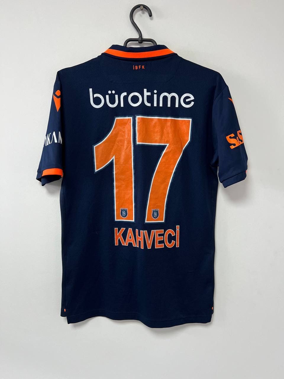 Other Istanbul Basaksehir #17 Kahveci Jersey Football Shirt sz L Size US L / EU 52-54 / 3 - 13 Thumbnail