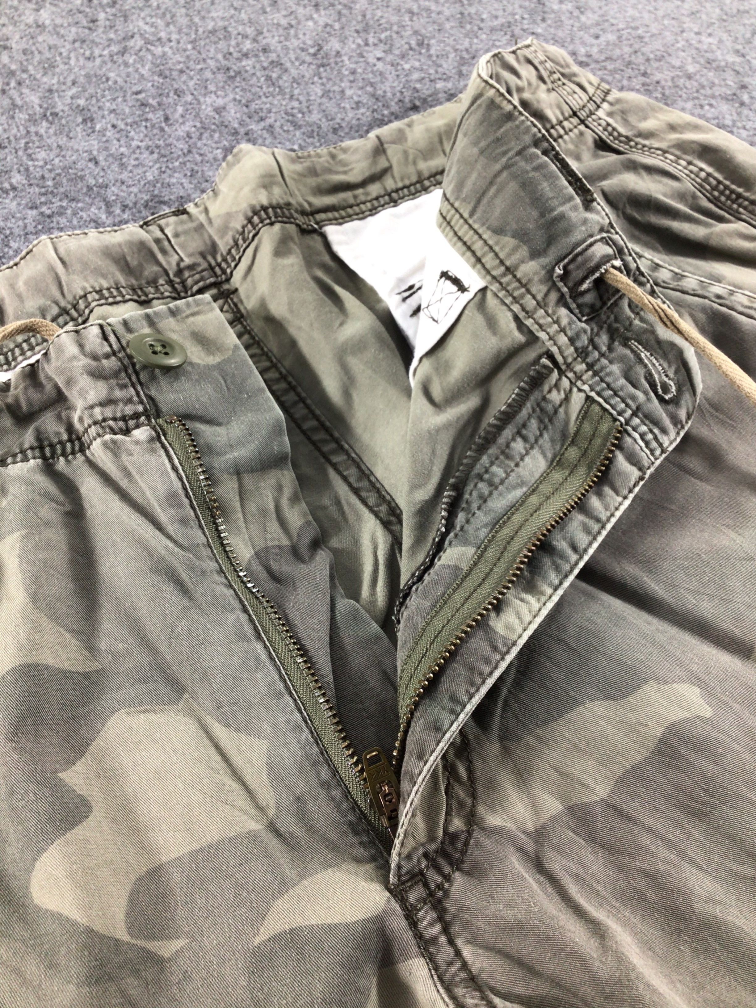 Uniqlo Uniqlo Army Multi Pocket Parachute Cargo Pant-J181 Size US 35 - 7 Thumbnail