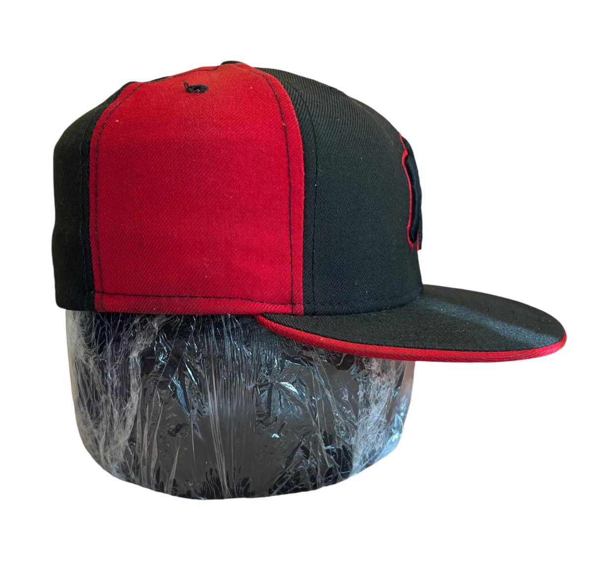 New Era × Vintage New York Yankees 7 1/8 New Era Fitted Hat Y2K Lebron James Size ONE SIZE - 4 Thumbnail