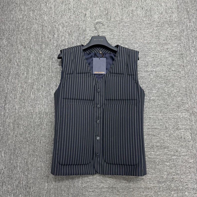 Louis Vuitton Louis Vuitton Striped vest Size US M / EU 48-50 / 2 - 1 Thumbnail