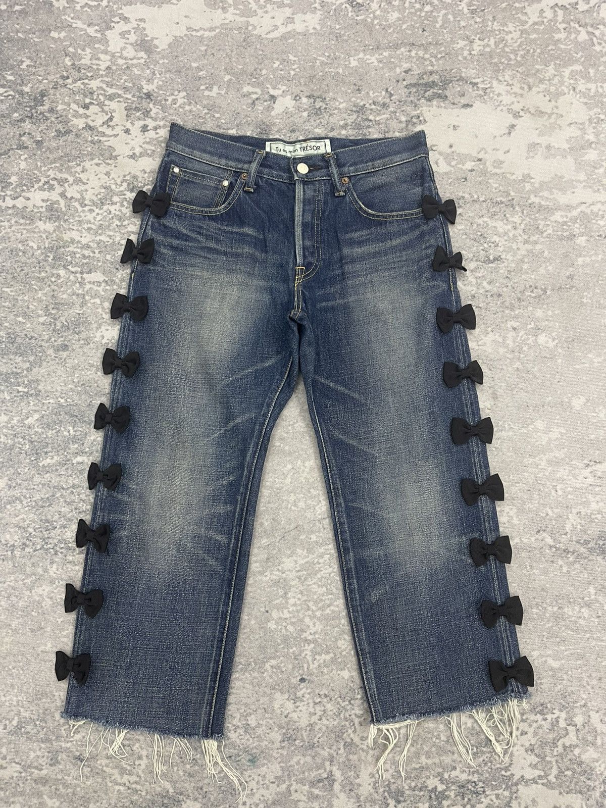 Japanese Brand Tu Es Mon Trésor Selvedge Fly Button Distressed Denim Size US 28 / EU 44 - 1 Thumbnail