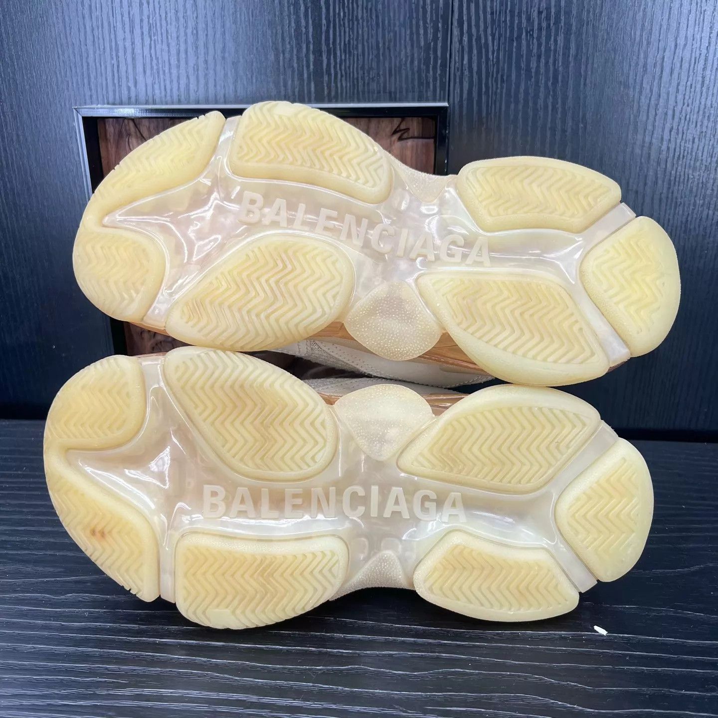 Balenciaga Balenciaga Triples Beige 35 Like New Size US 5 / IT 35 - 5 Thumbnail