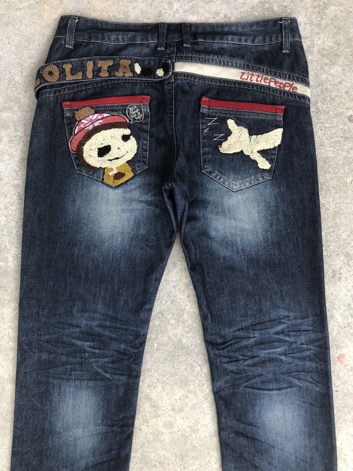 Japanese Brand Yoshitomo Nara Kurijyua Lolita Dog Distressed Size US 34 / EU 50 - 8 Thumbnail