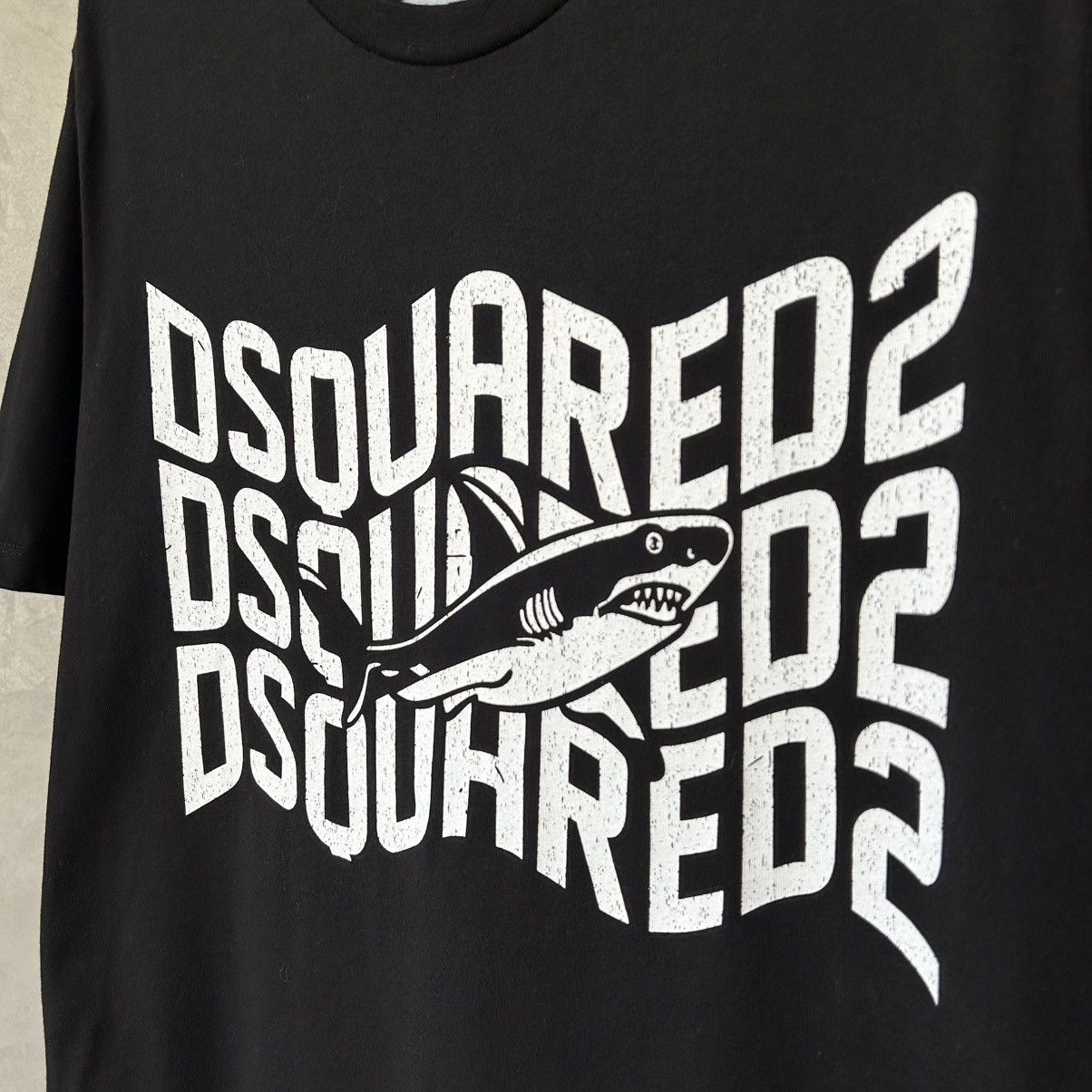 Dsquared2 Dsquared2 Shark Motif Logo Print T Shirt Xl Size US XL / EU 56 / 4 - 4 Thumbnail