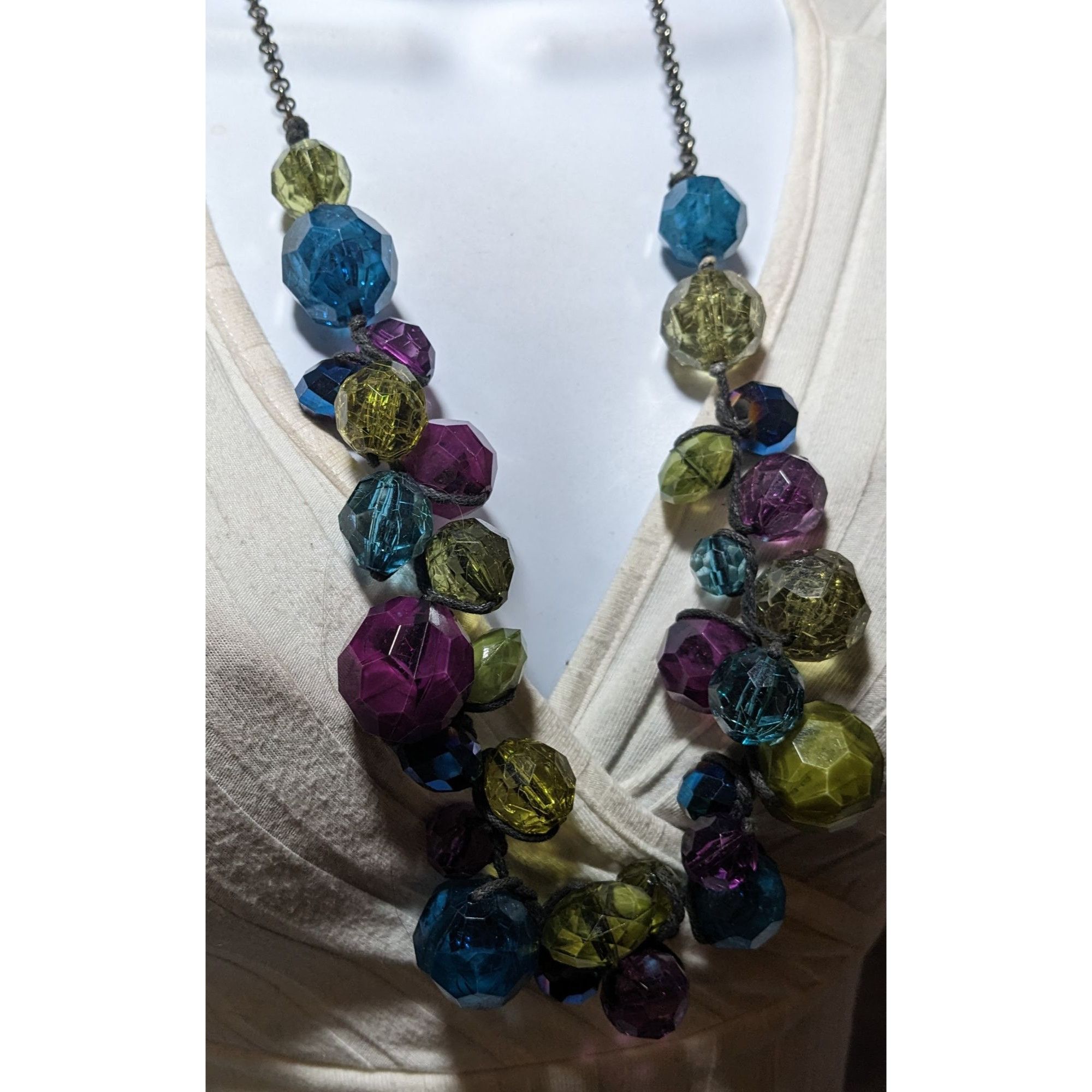 Other Chunky Cool Tone Rainbow Beaded Necklace Size ONE SIZE - 8 Thumbnail