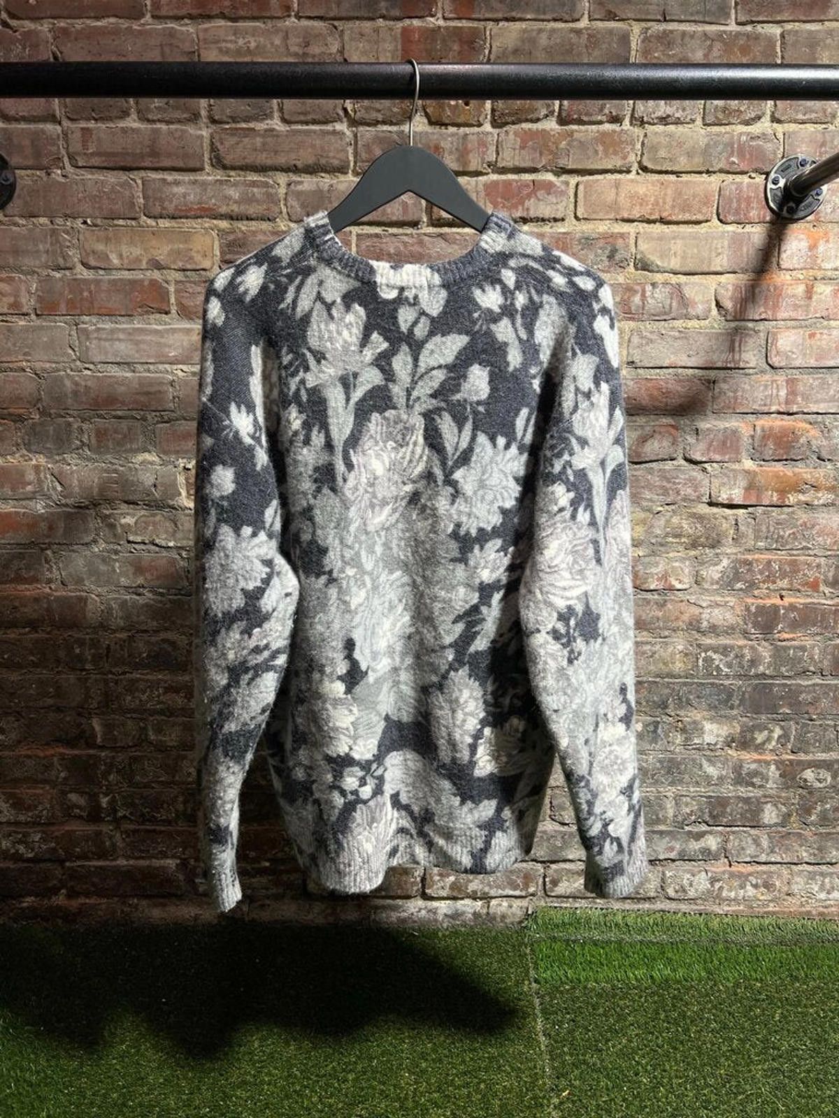 Supreme Supreme Grey Floral Knitted Sweater Sz. L Size ONE SIZE - 2 Thumbnail