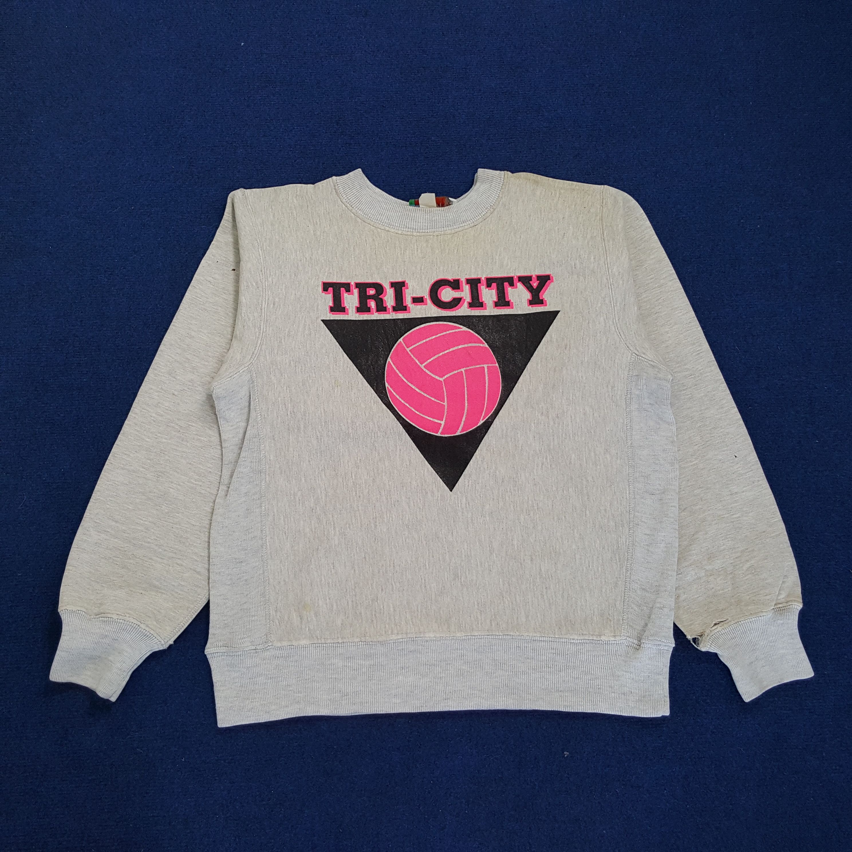 Vintage Vintage Tri-City Volleyball Sports Club Sweatshirts Size US L / EU 52-54 / 3 - 1 Thumbnail