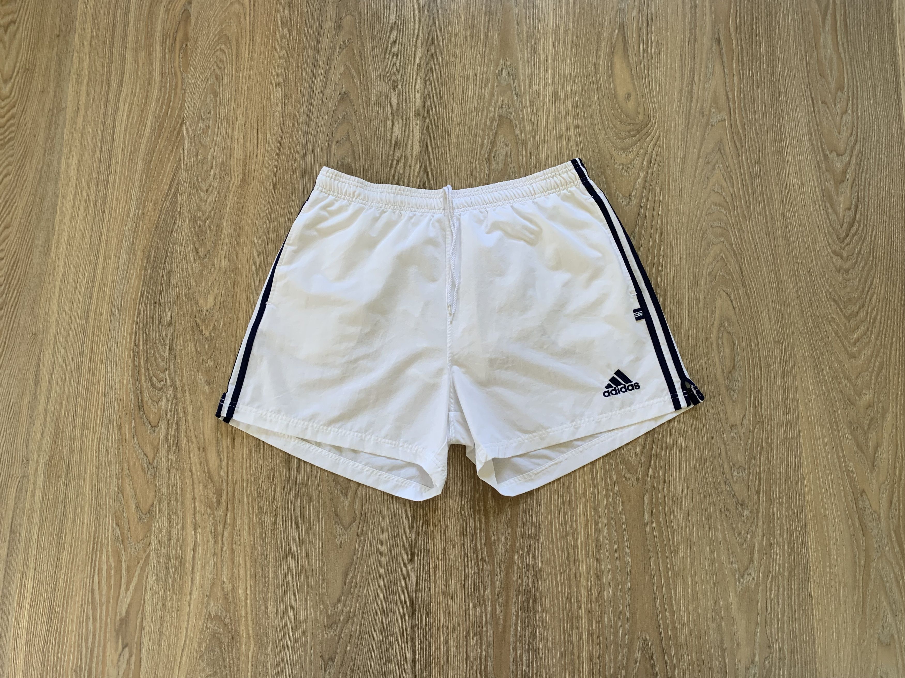 Adidas × Vintage Adidas Vintage White Sport Shorts 2000 Size US 34 / EU 50 - 10 Thumbnail