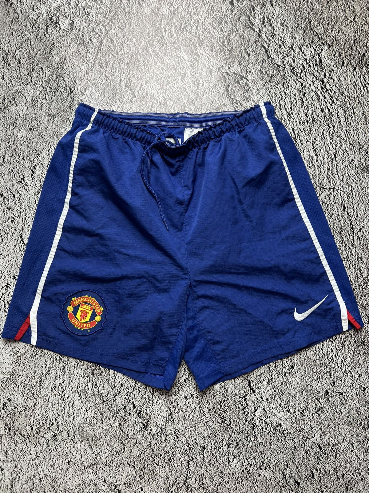 Nike 2008-2009 Manchester United nike vintage shorts Size US 30 / EU 46 - 1 Thumbnail