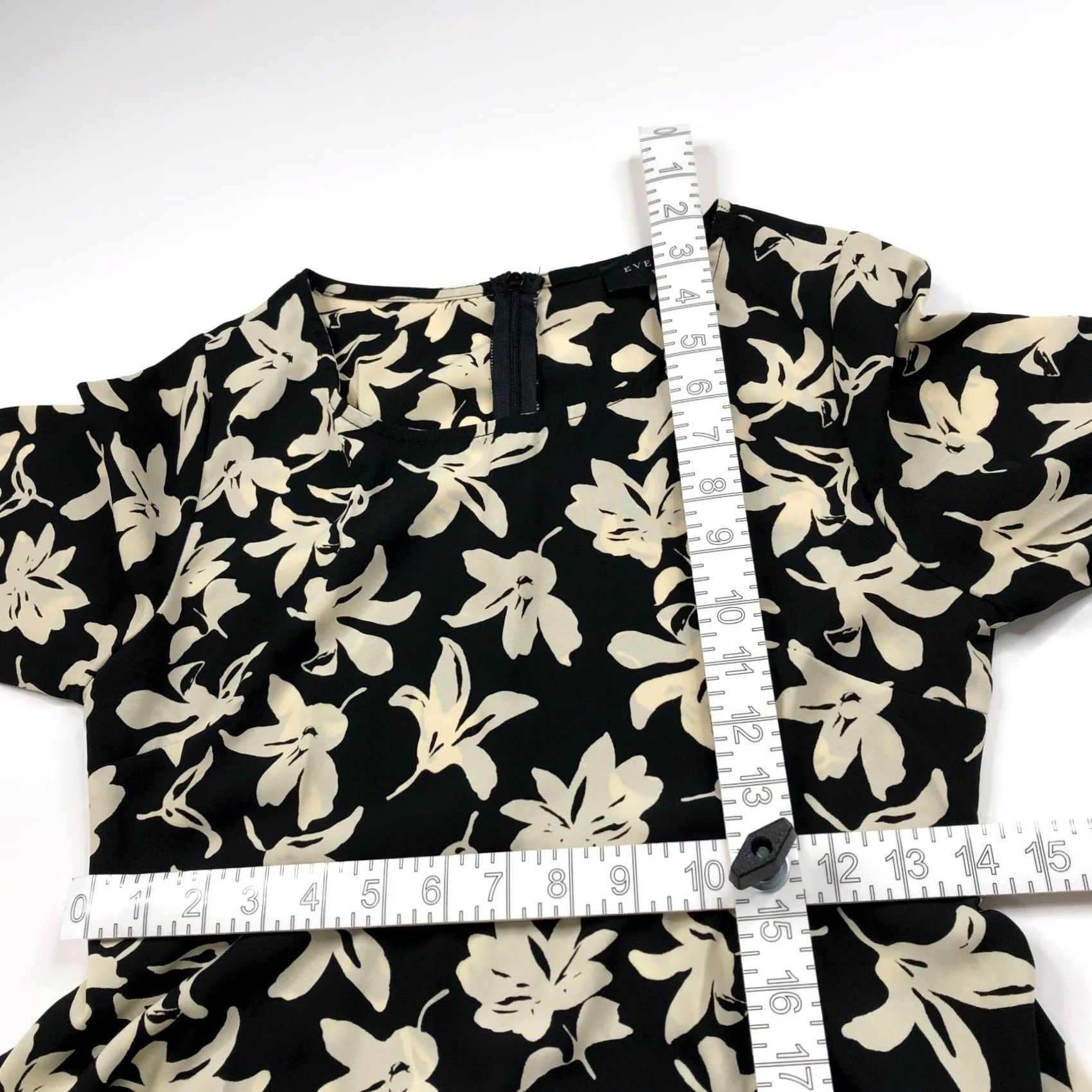 Anthropologie Everly Anthropologie Small A-Line Mini Dress All Over Print Floral Black Ivory Short Sleeve Pullover Round Neck Lined Women's Mini Dress Size S / US 4 / IT 40 - 7 Thumbnail