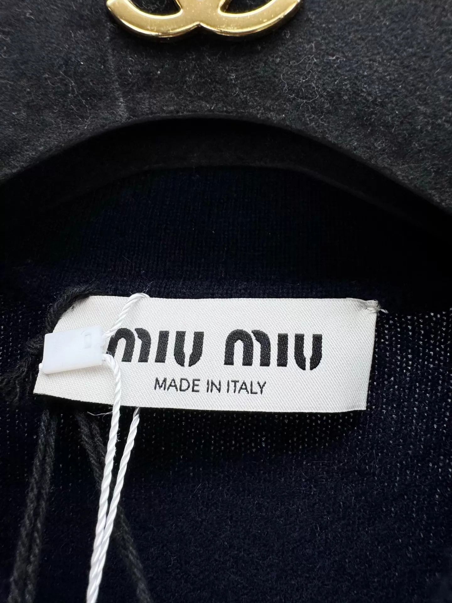Miu Miu MIU MIU New with tags cashmere knit sweater Size 36 Size XS / US 0-2 / IT 36-38 - 4 Thumbnail