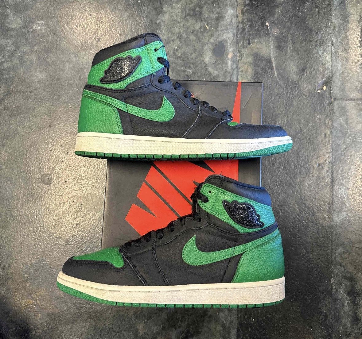 Jordan Brand Jordan 1 Pine Green 2.0 Size US 9 / EU 42 - 1 Thumbnail