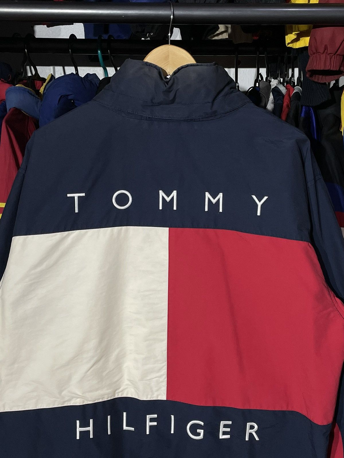 Japanese Brand × Tommy Hilfiger × Vintage Jacket Tommy Hilfiger Big Flag 90’s Vintage Reversible Size US M / EU 48-50 / 2 - 2 Thumbnail