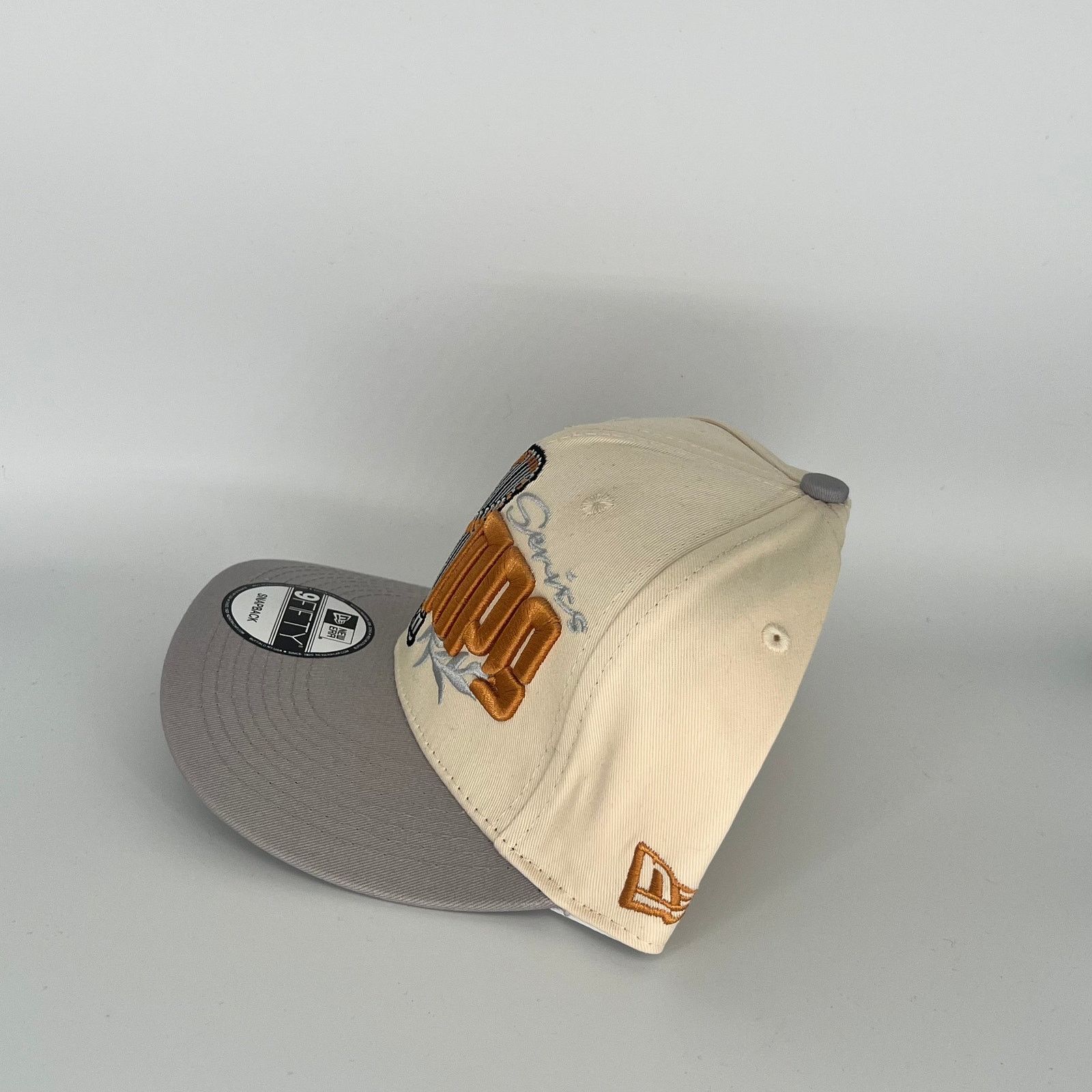 New Era White/Grey Los Angeles Dodgers 2024 Series World Champions Size ONE SIZE - 2 Thumbnail