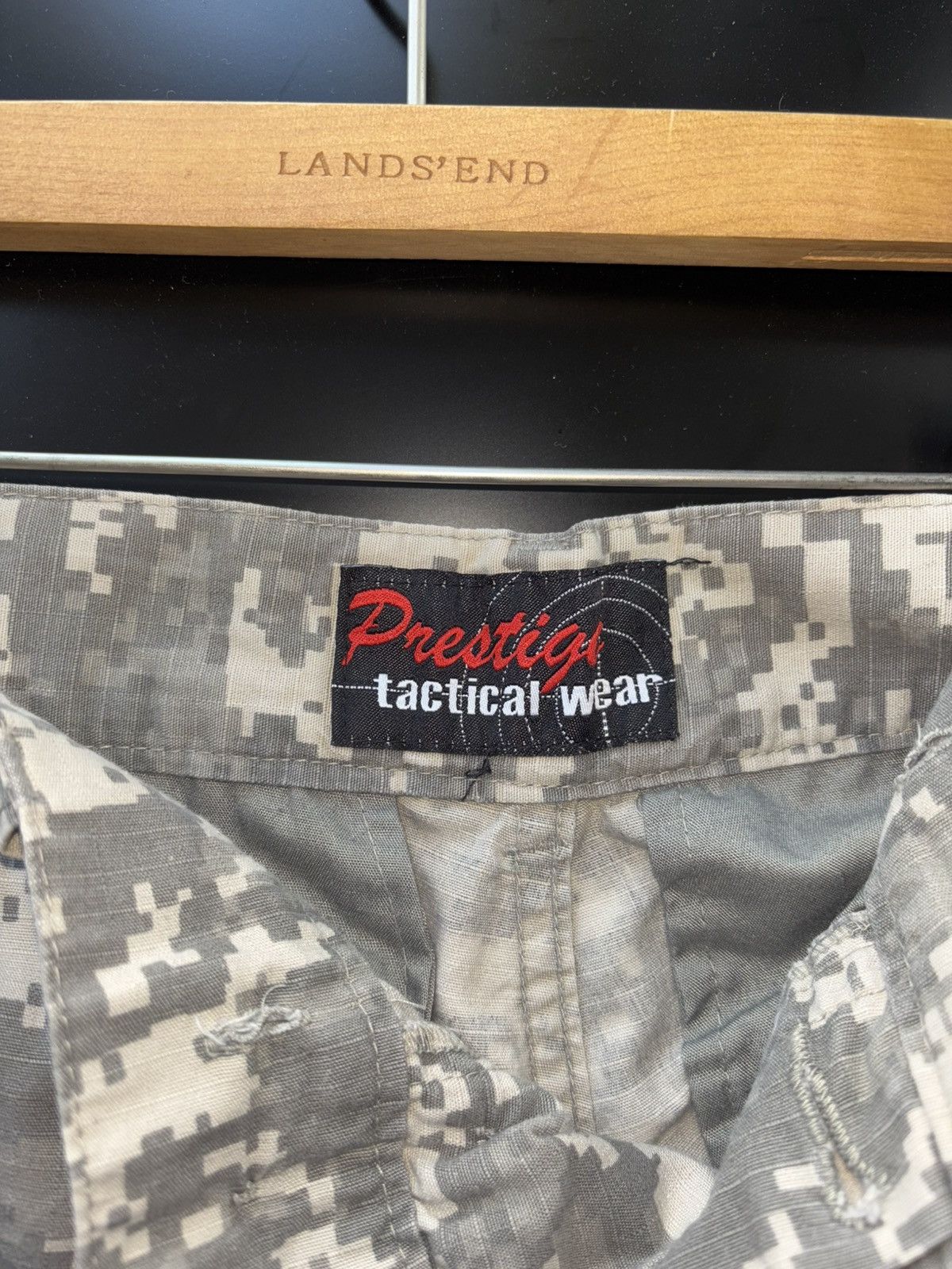 Other Women’s Camo Cargo Pants — Adjustable Fit — Size 26 Size 26" / US 2 / IT 38 - 5 Thumbnail