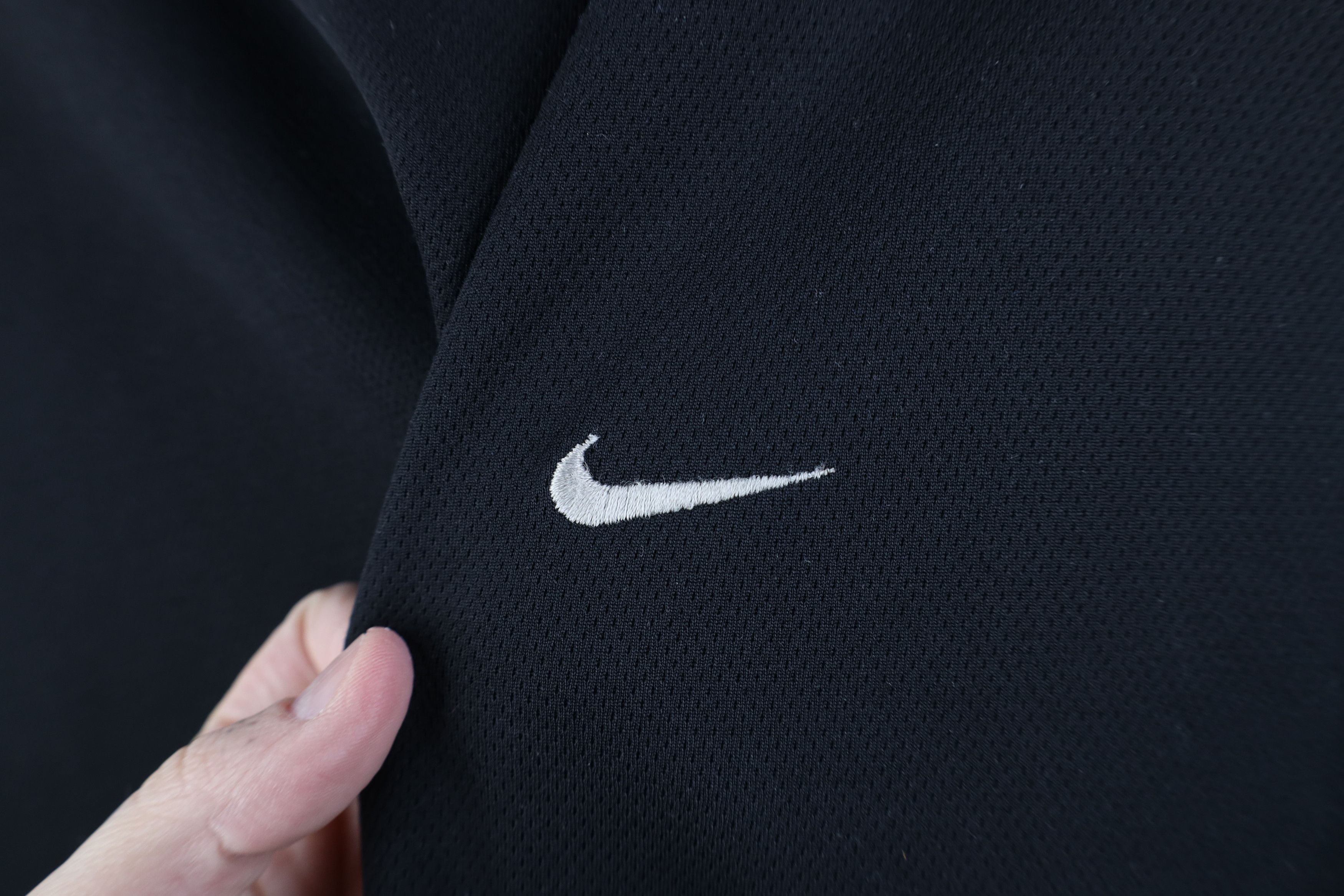 Nike Vintage Y2K Nike Travis Scott Mini Swoosh Knit T-Shirt Size US L / EU 52-54 / 3 - 4 Thumbnail