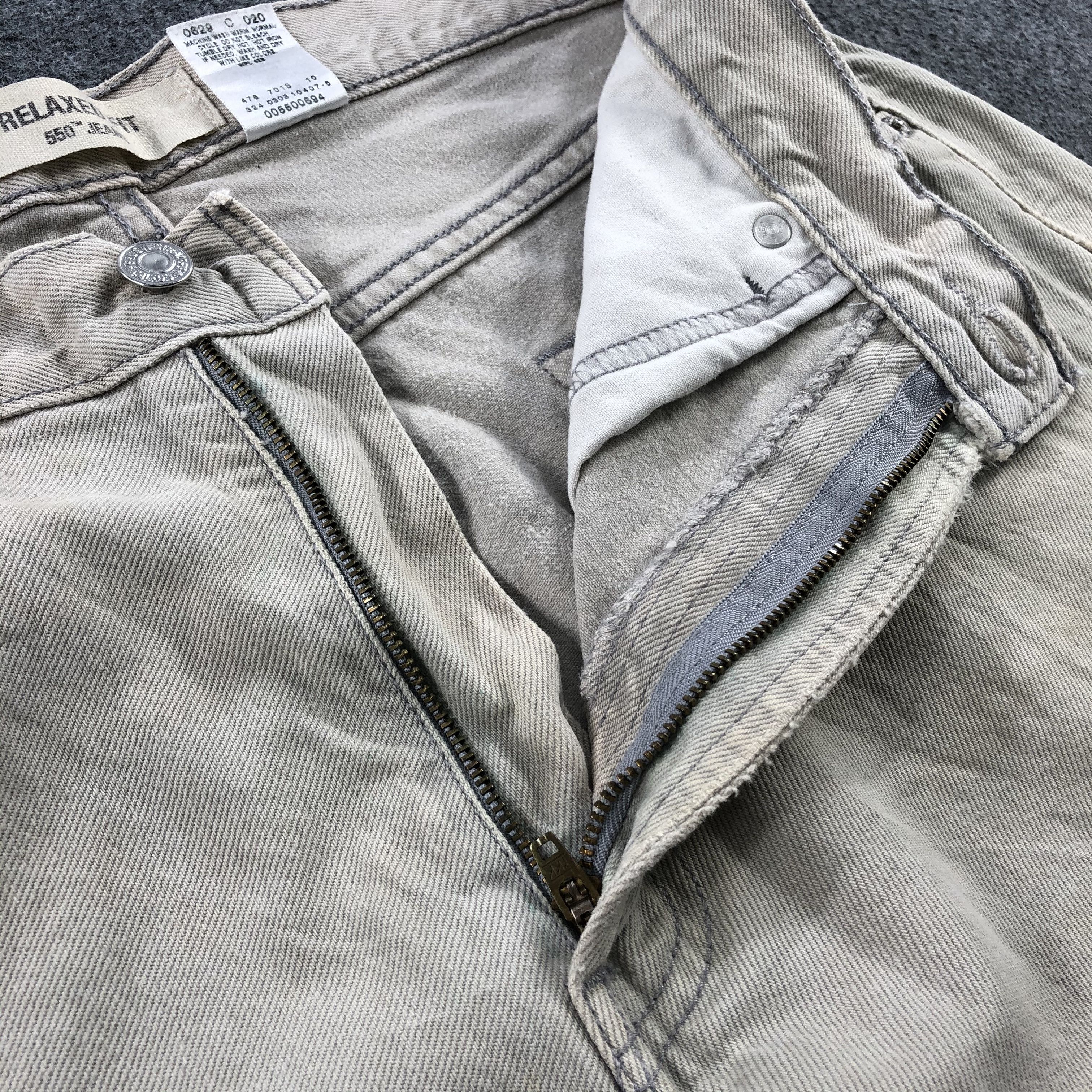 Levi's × Vintage Vintage Light Wash Levis 550 Jeans-JM1901 Size US 33 - 8 Thumbnail