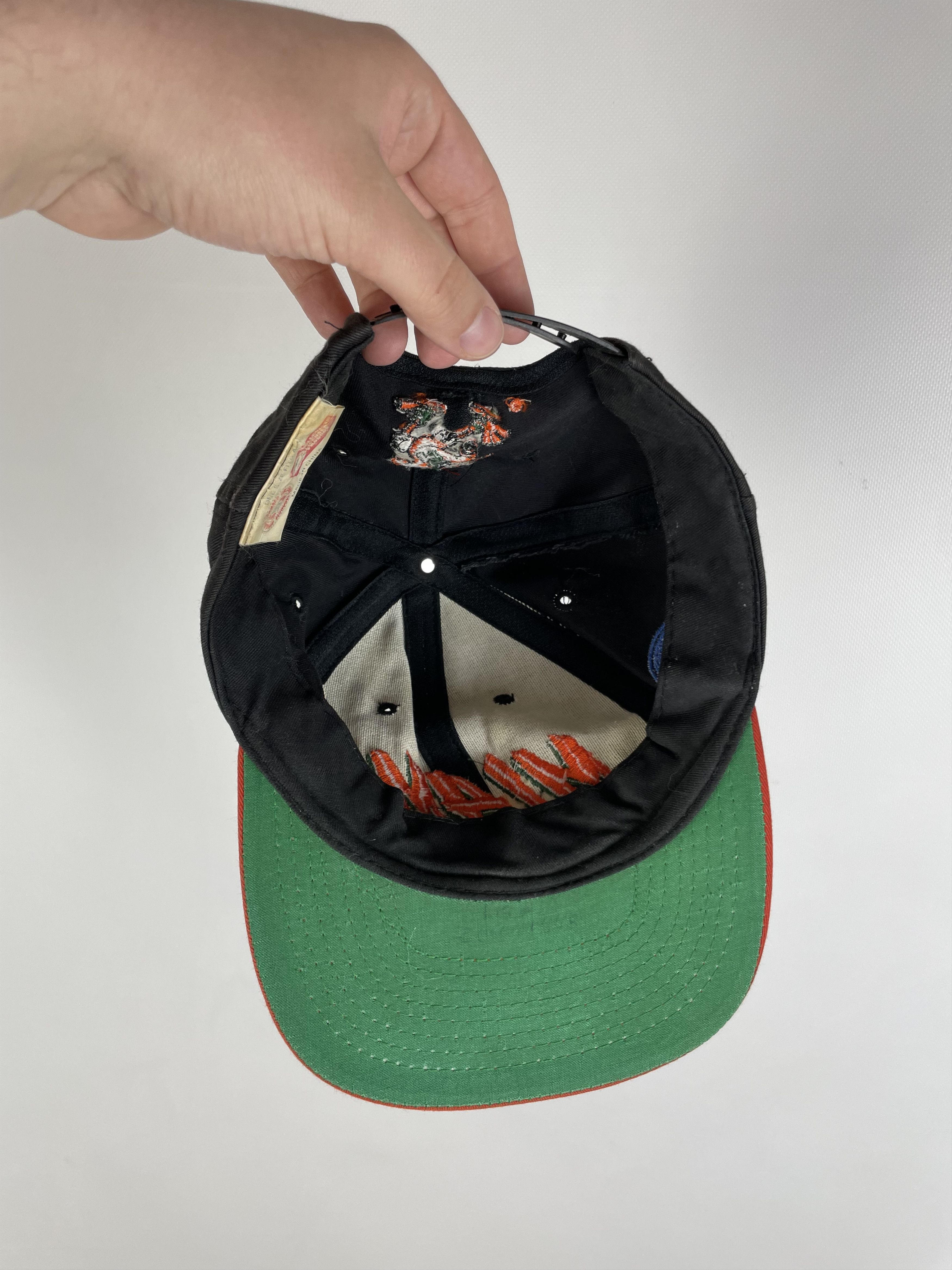 NFL Vintage Miami Hurricanes cap 90s NFL Size ONE SIZE - 7 Thumbnail