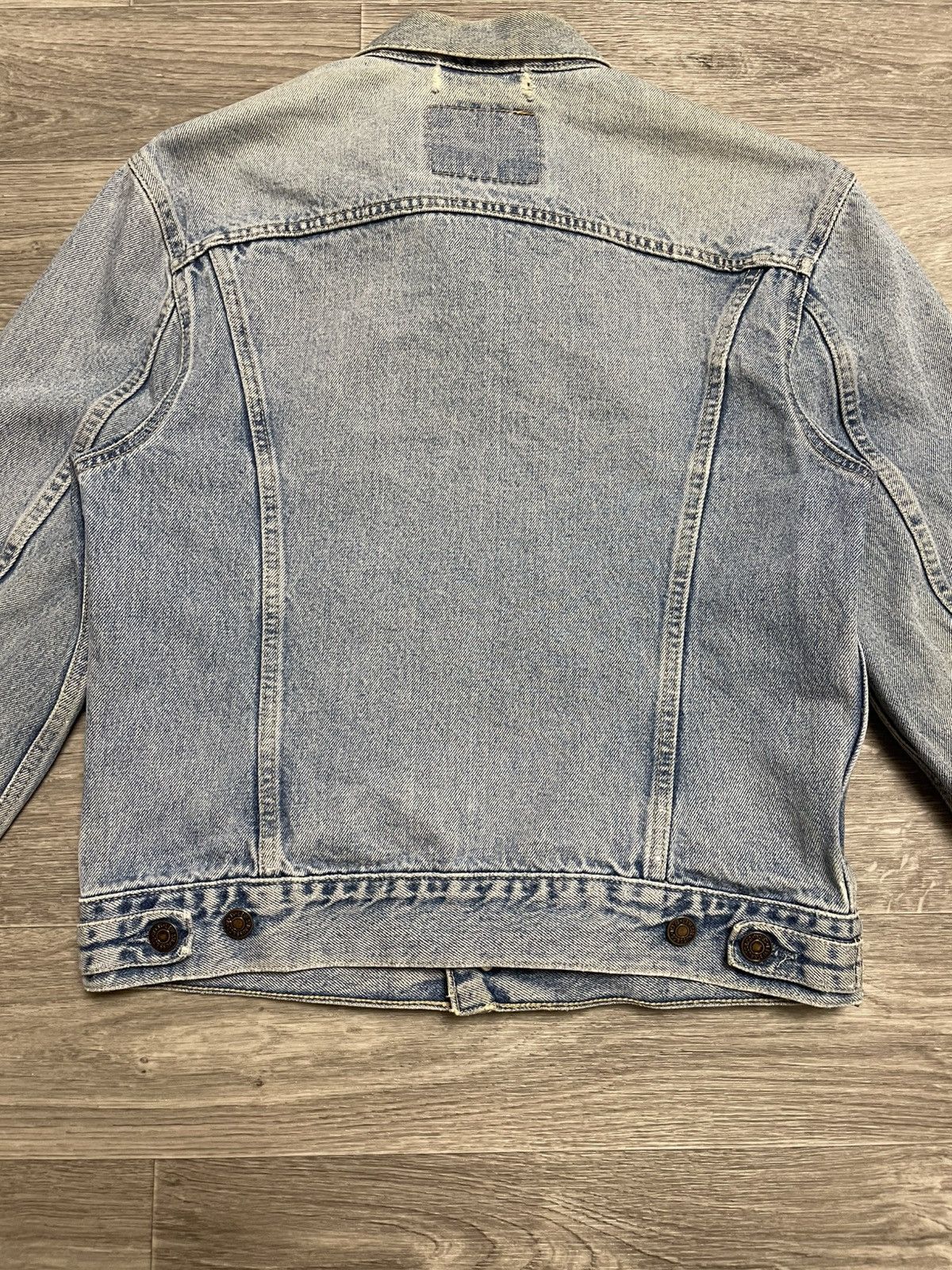Levi's Vintage Clothing Vintage 92s Levis Blue Distressed Denim Jacket Made In Italy Size US S / EU 44-46 / 1 - 22 Thumbnail