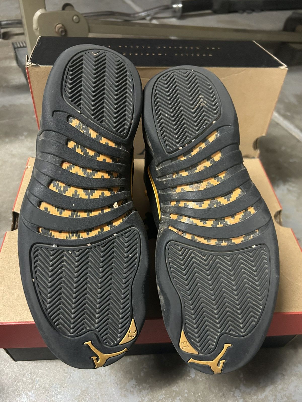 Jordan Brand × Nike Air Jordan 12 Black Taxi Size US 9 / EU 42 - 5 Thumbnail