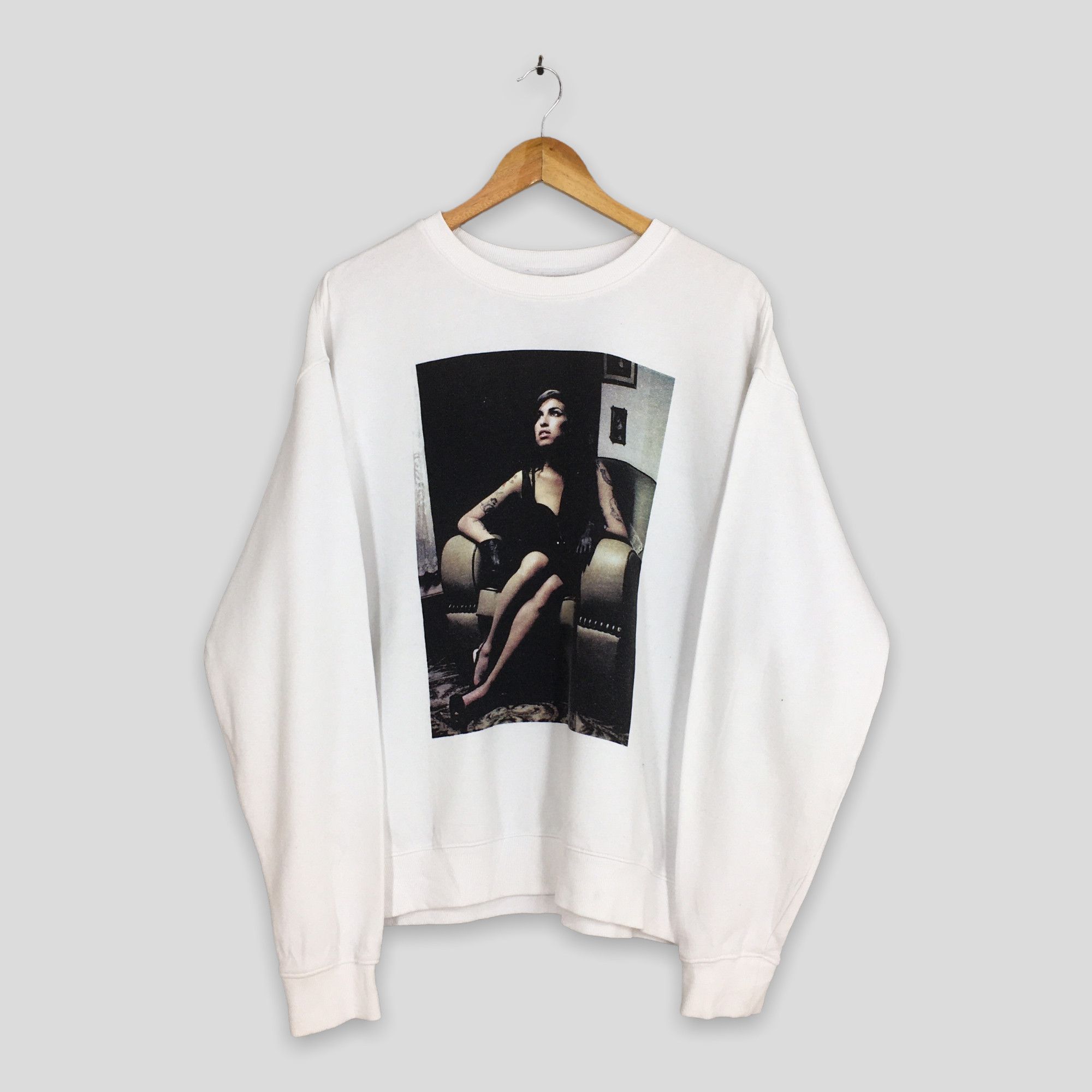 Band Tees Amy Winehouse Music American Singer Sweatshirt Size L Size US L / EU 52-54 / 3 - 1 Thumbnail