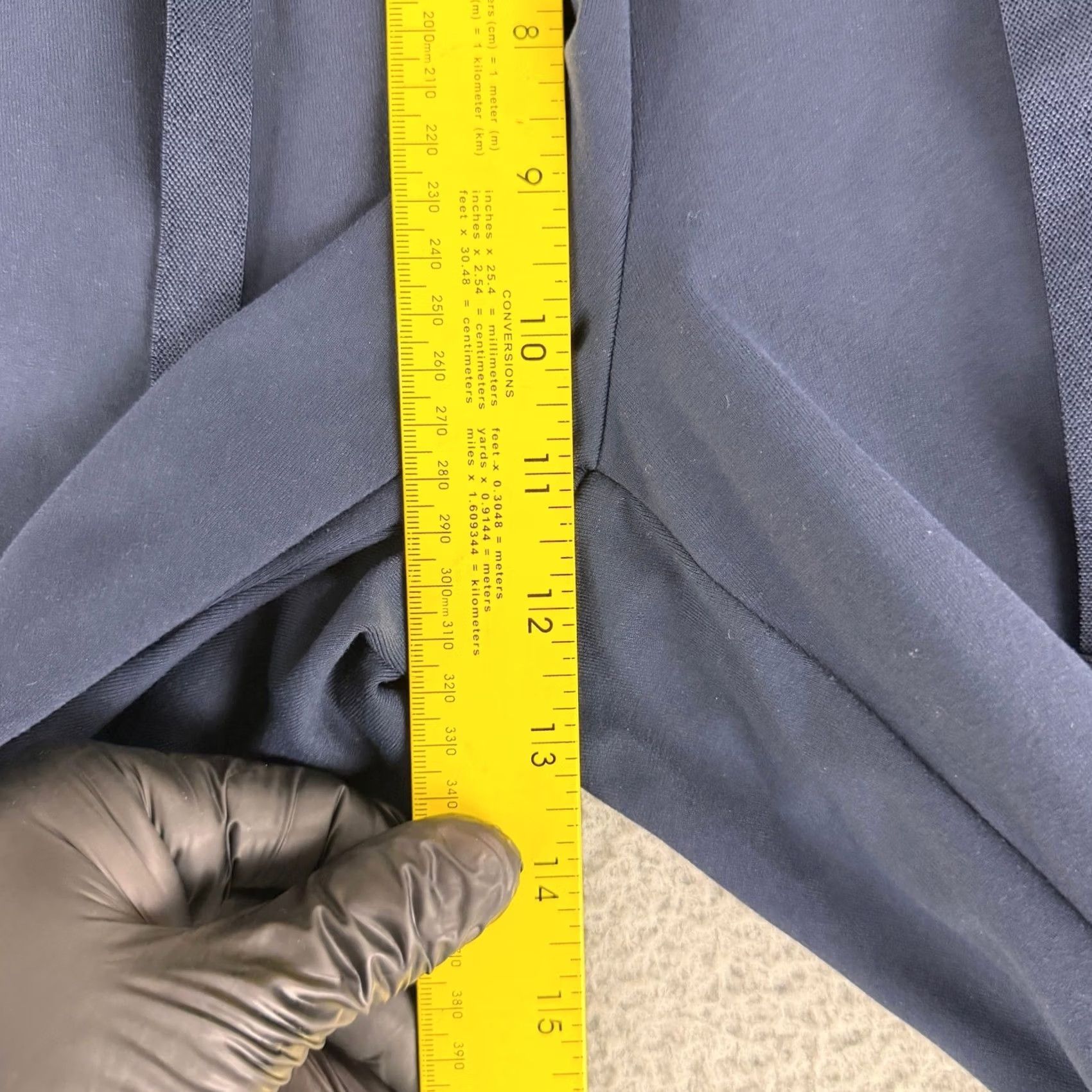 Athleta Athleta Track Pants Womens Large Navy Blue Satin Side Stripe Drawstring Pants Athletic Womens L Navy Satin Side Stripe Drawstring Size 24" / US 00 / IT 34 - 5 Thumbnail