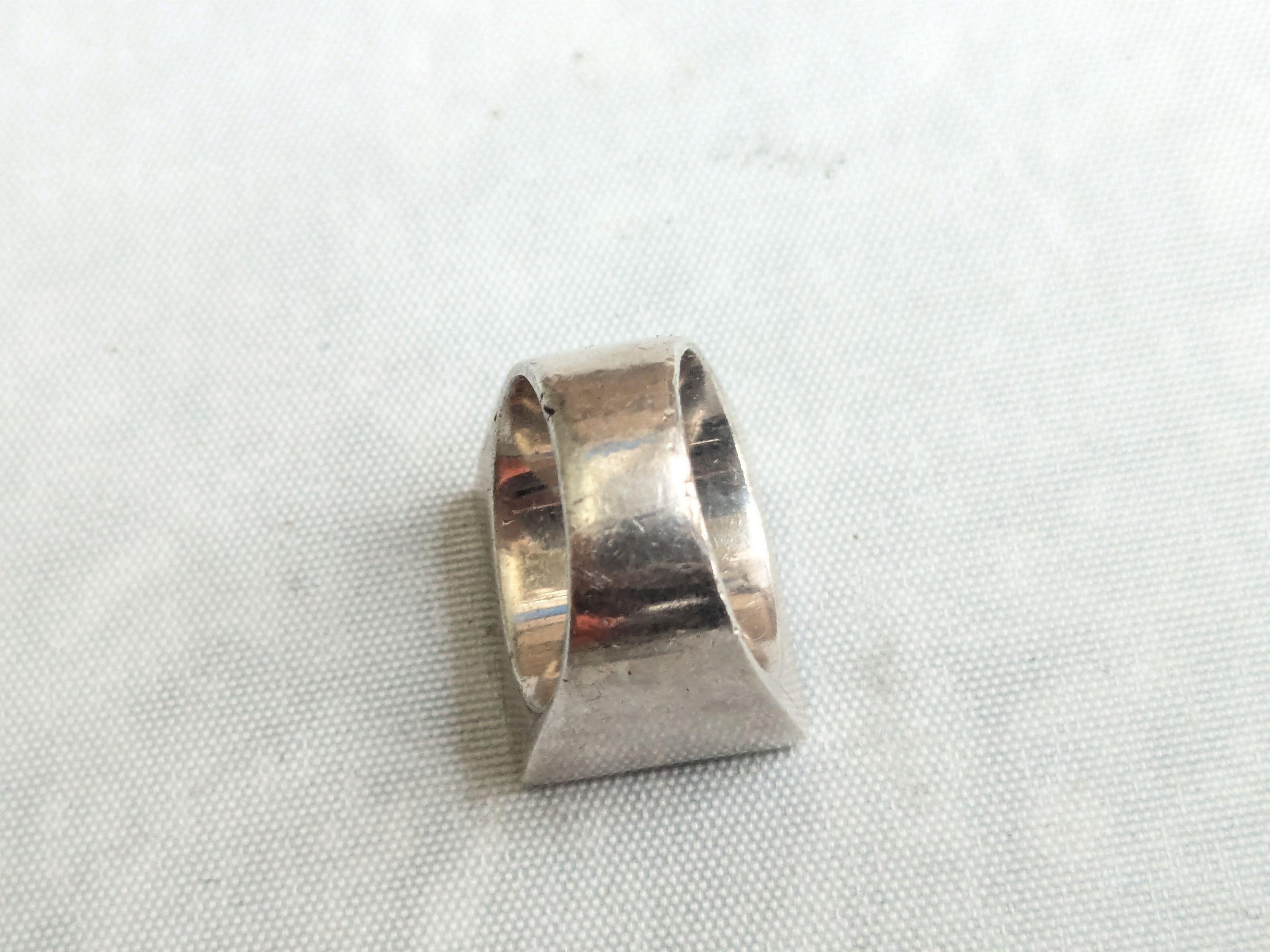 Jewelry Vintage Sterling Silver Ring MOP Square Hollow Cocktail Size ONE SIZE - 8 Thumbnail