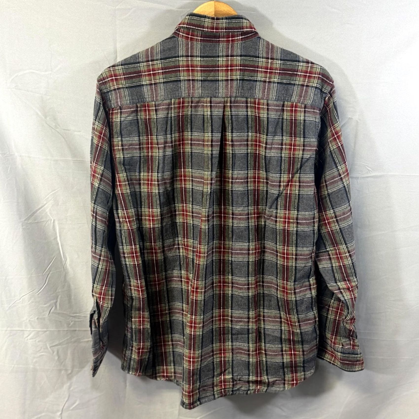 Vintage VINTAGE? No. LL Bean Shirt Mens M Gray Red Plaid Flannel Long Sleeve Button Down Casual Men's Shirt Size US M / EU 48-50 / 2 - 2 Thumbnail