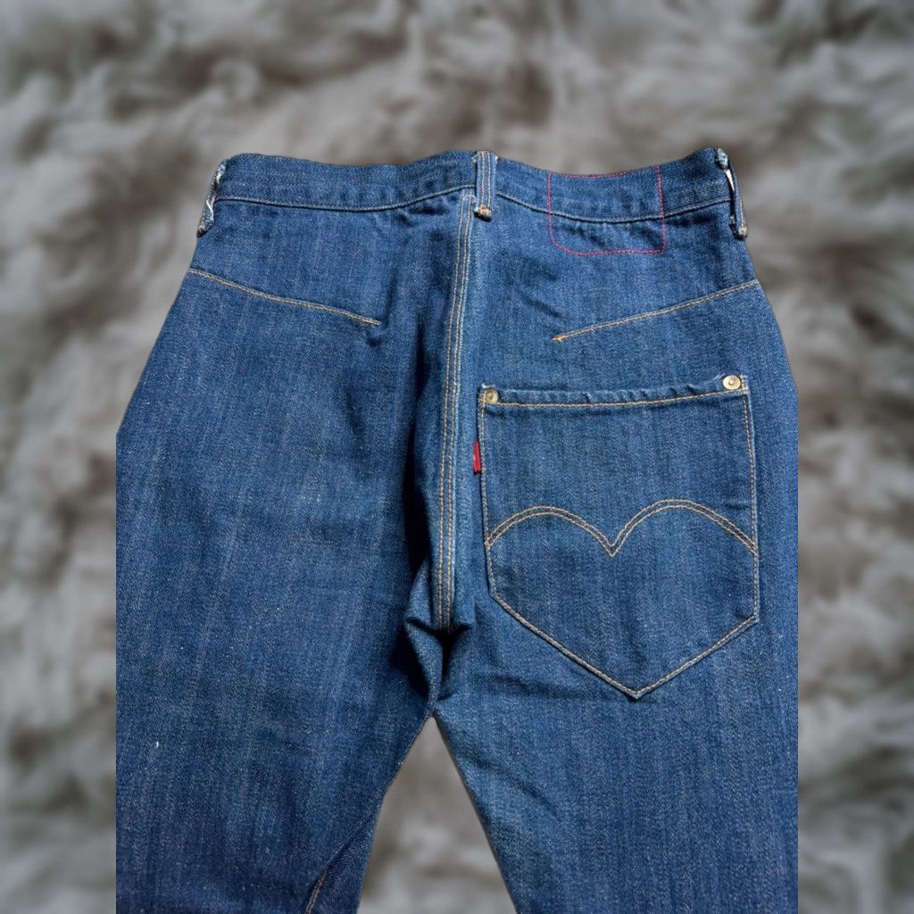 Levi's RED Jeans Curve Leg Denim Twisted 28x28 Men Regular 28 Medium Blue 2007 FW Curve Leg Twisted Denim Jeans Mens