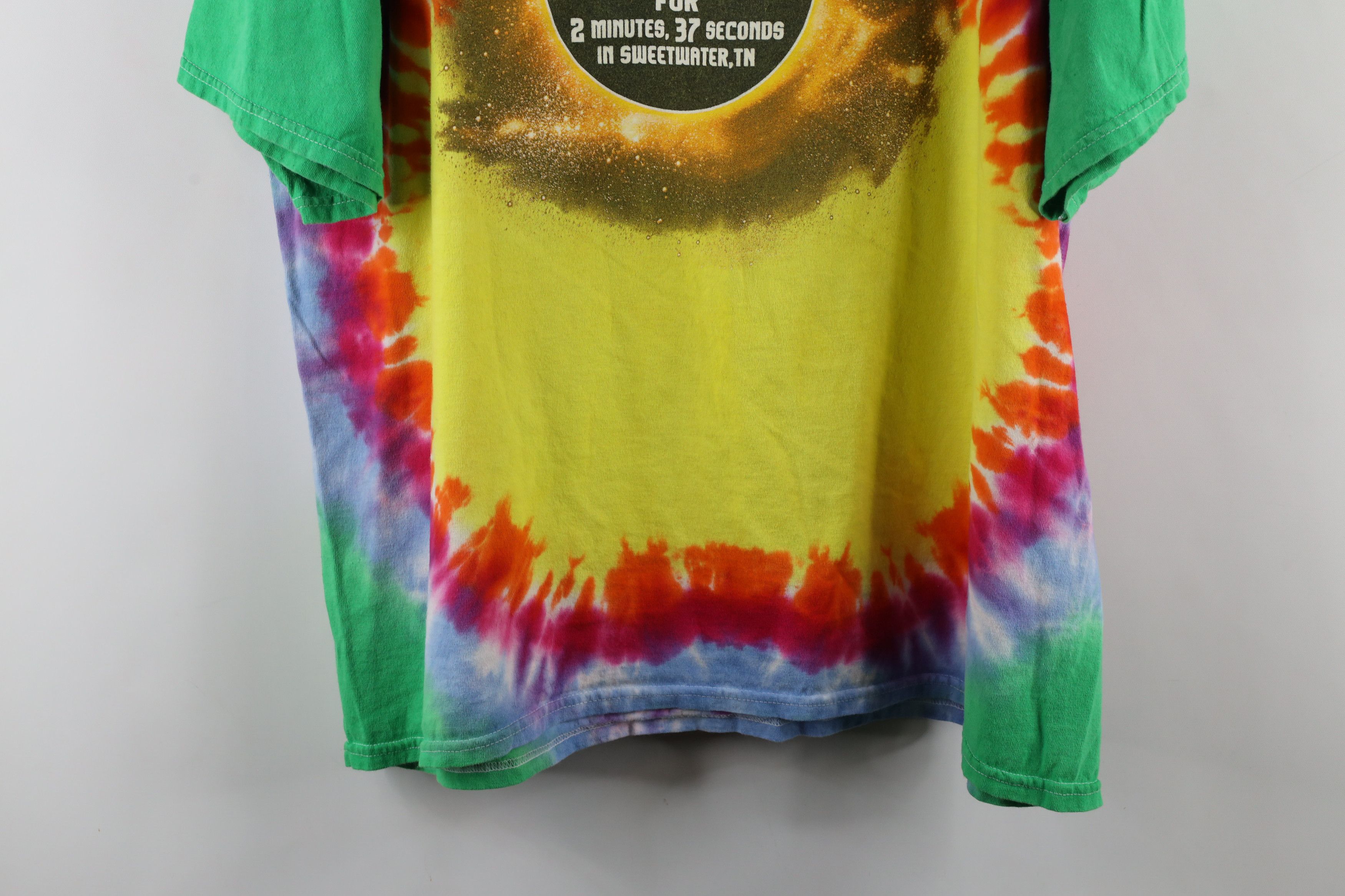 Vintage Vintage Y2K Tie Dye 2017 Solar Eclipse Tennessee T-Shirt Size US XXL / EU 58 / 5 - 11 Thumbnail