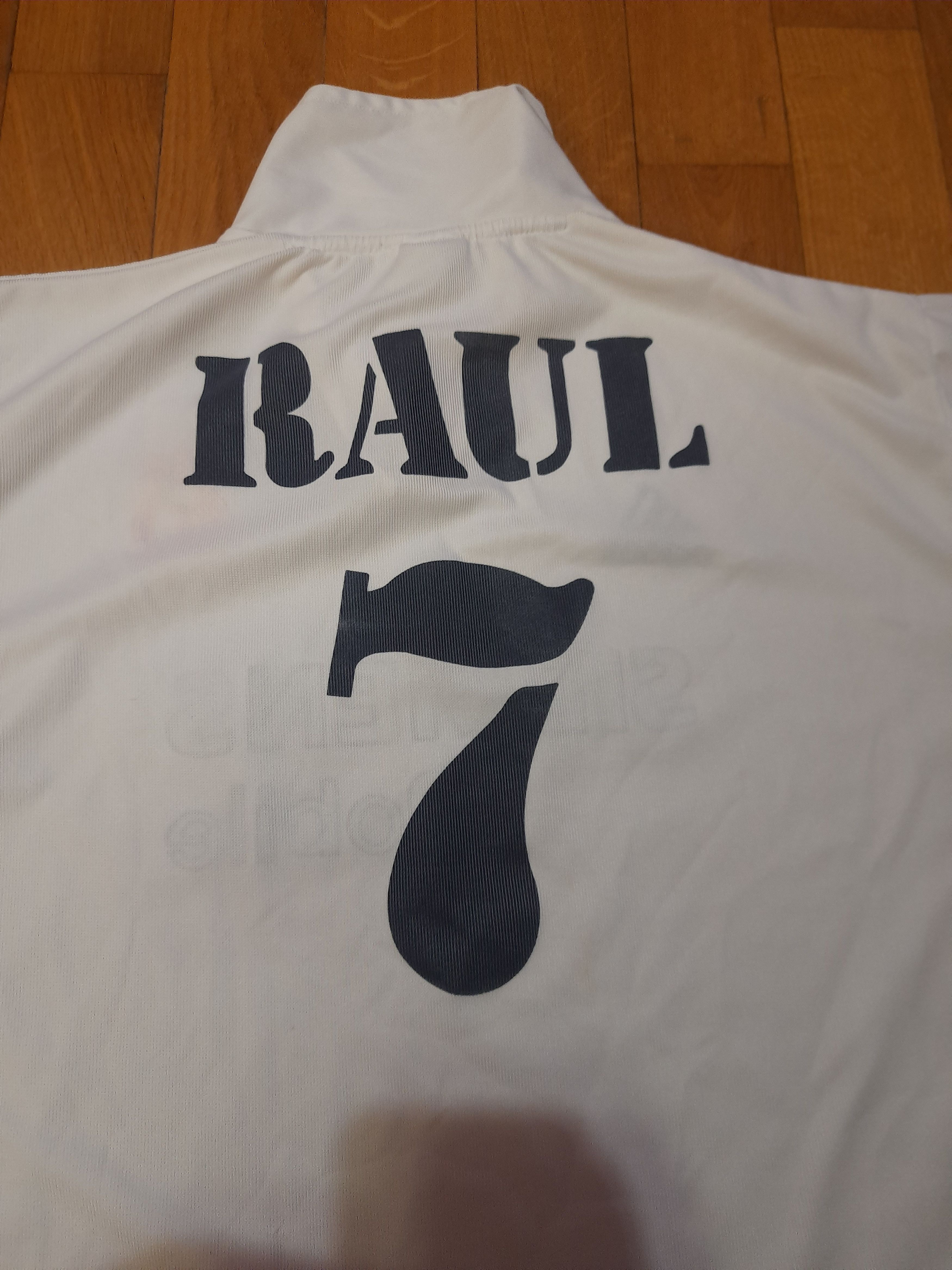 Other Real Madrid Raul Retro Football SoccerJersey Size US L / EU 52-54 / 3 - 3 Thumbnail