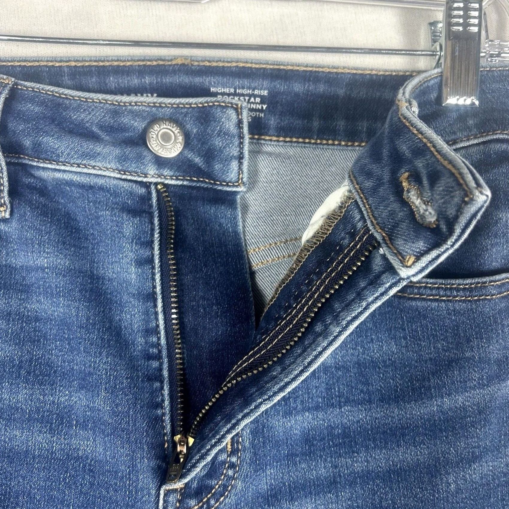 Old Navy VINTAGE? Old Navy Higher High-Rise Rockstar Super Skinny Jeans Size 2 Womens 360 Stretch Size 26" / US 2 / IT 38 - 2 Thumbnail