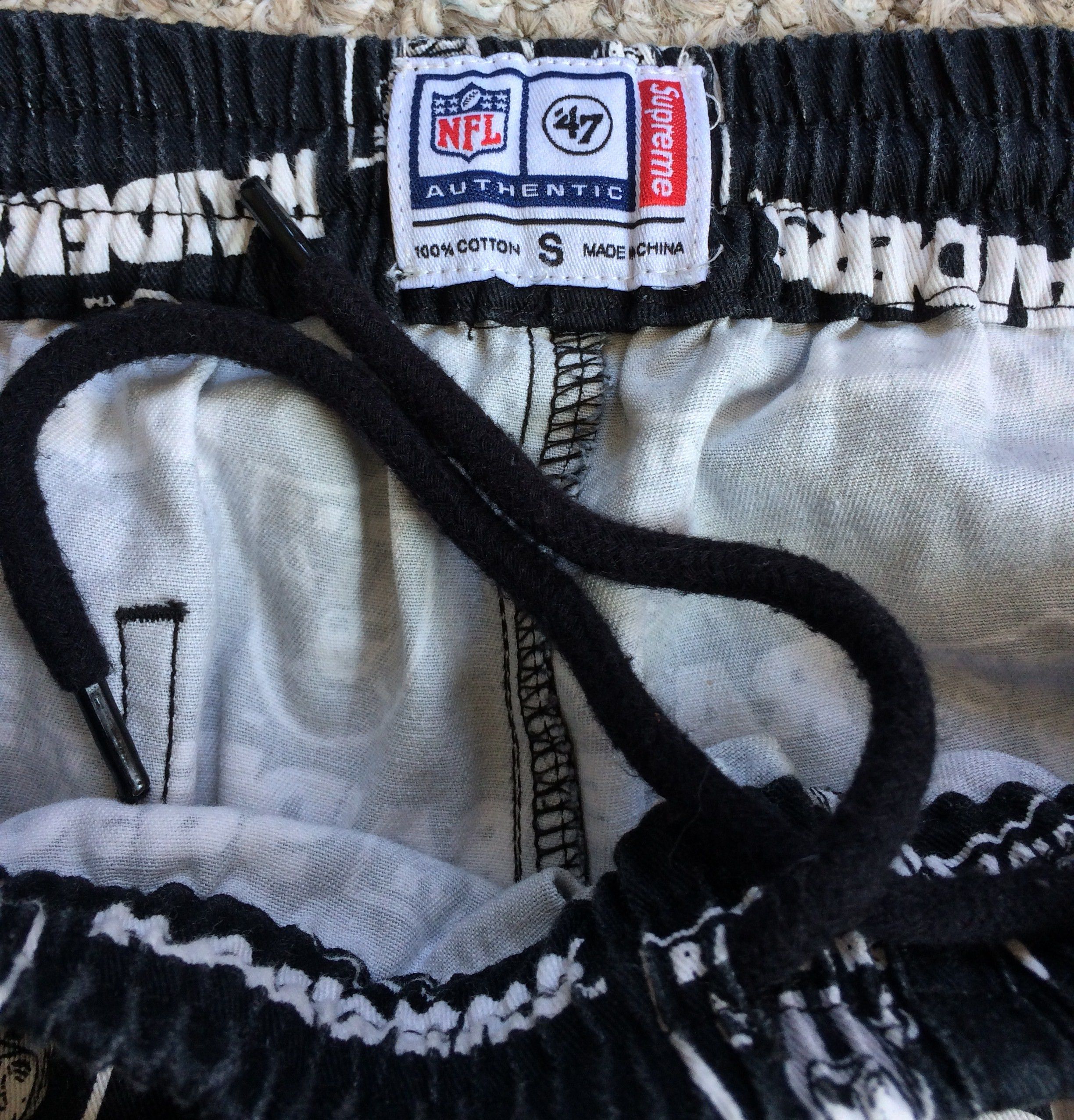 NFL S/S 2019 Supreme x Raiders Shorts size small Size US 30 / EU 46 - 4 Thumbnail