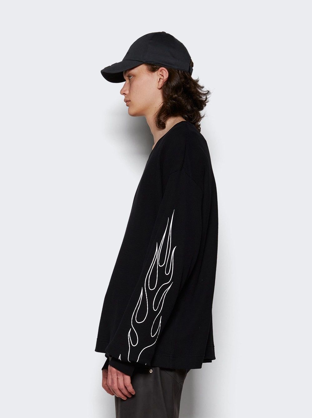 Givenchy o1srvl11e0125 Boxy Fit Long Sleeve T-Shirt in Black Size US M / EU 48-50 / 2 - 5 Thumbnail