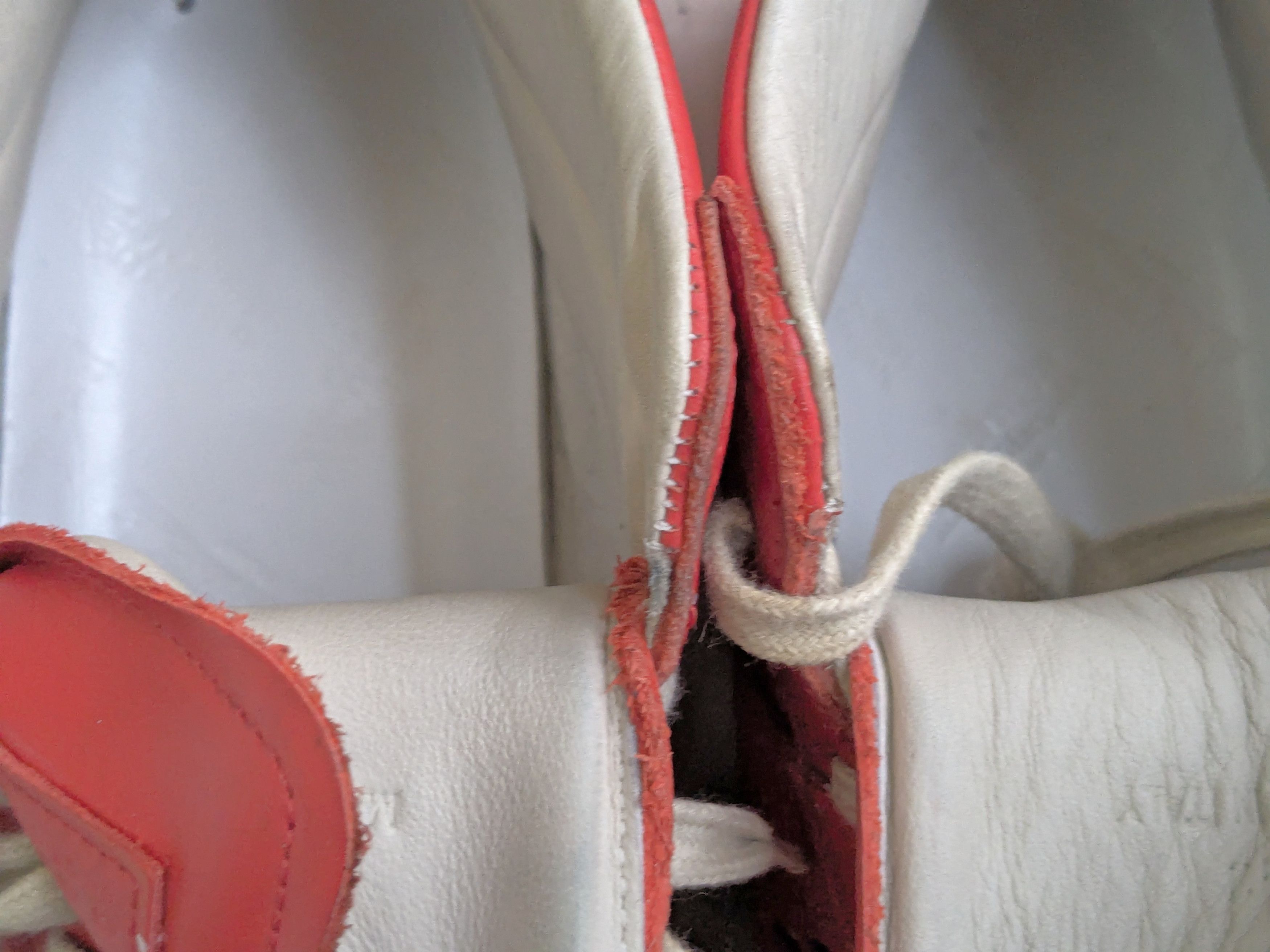 Maison Margiela Maison Margiela Replica GAT Red Paint Splatter 9 42 Size US 9 / EU 42 - 8 Thumbnail