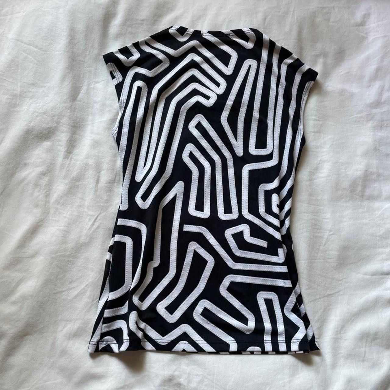 Vintage 2000s black and white geometric print square neck top Size S / US 4 / IT 40 - 8 Thumbnail