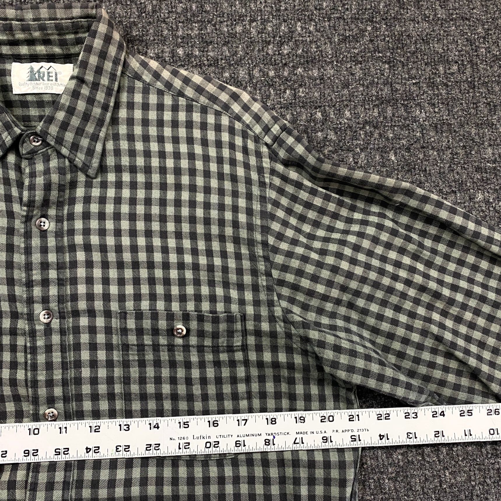 Vintage VINTAGE REI Button-Down Long Sleeve Shirt M Tall Green Black Plaid USA Size US M / EU 48-50 / 2 - 6 Thumbnail