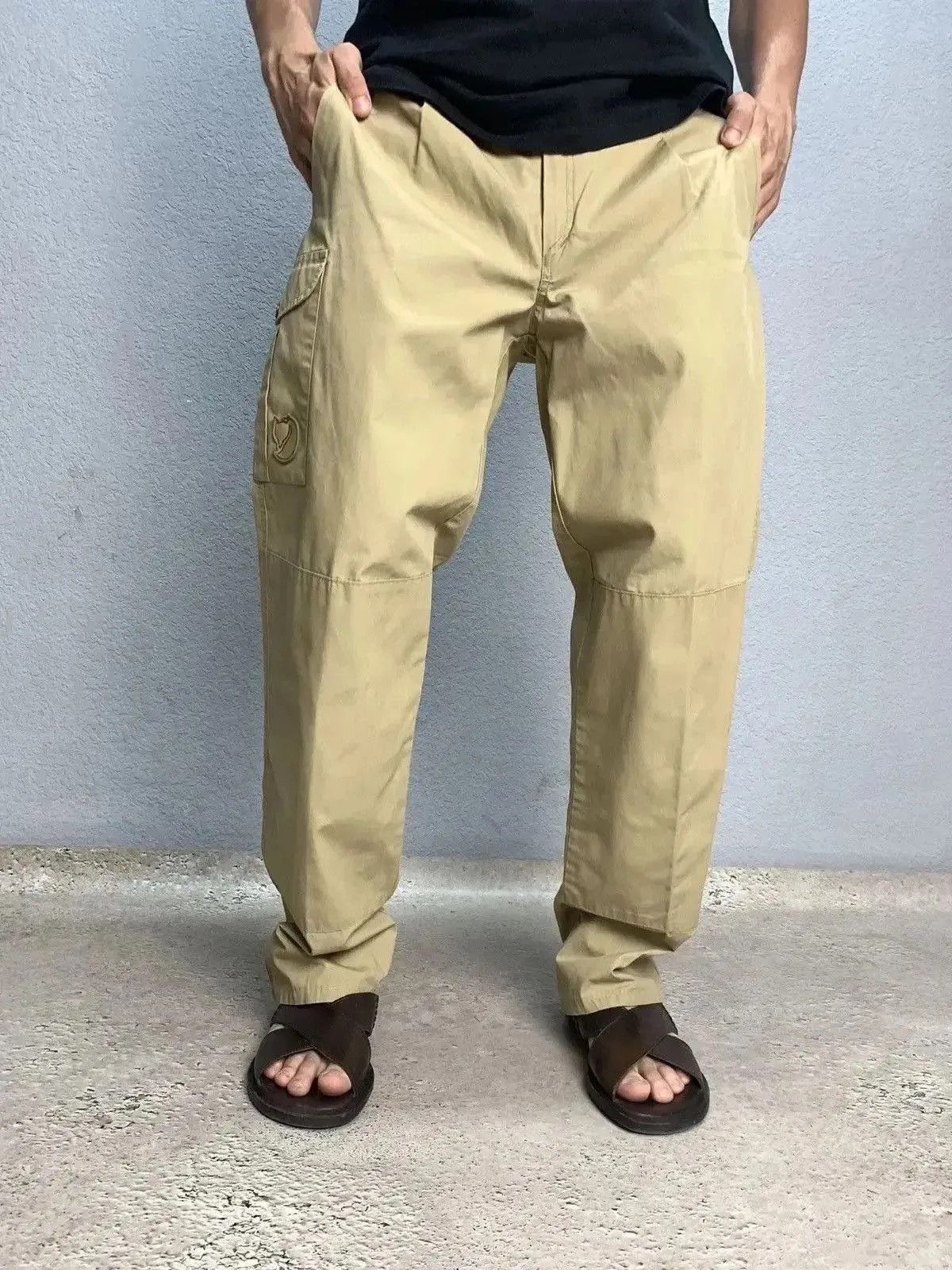 Fjallraven × Vintage Vintage Fjallraven Cargo Cropped Pants G-1000 Size US 31 - 2 Thumbnail