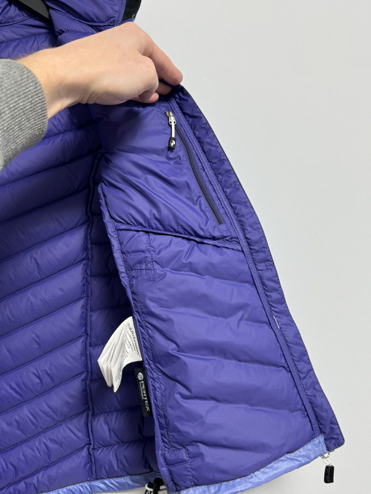 Peak Performance Peak Performance Vest Women’s sttle Hype Size M / US 6-8 / IT 42-44 - 11 Thumbnail