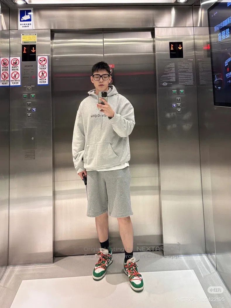 Balenciaga Balenciaga Gray Letter Print Hooded Sweatshirt Size US L / EU 52-54 / 3 - 7 Thumbnail