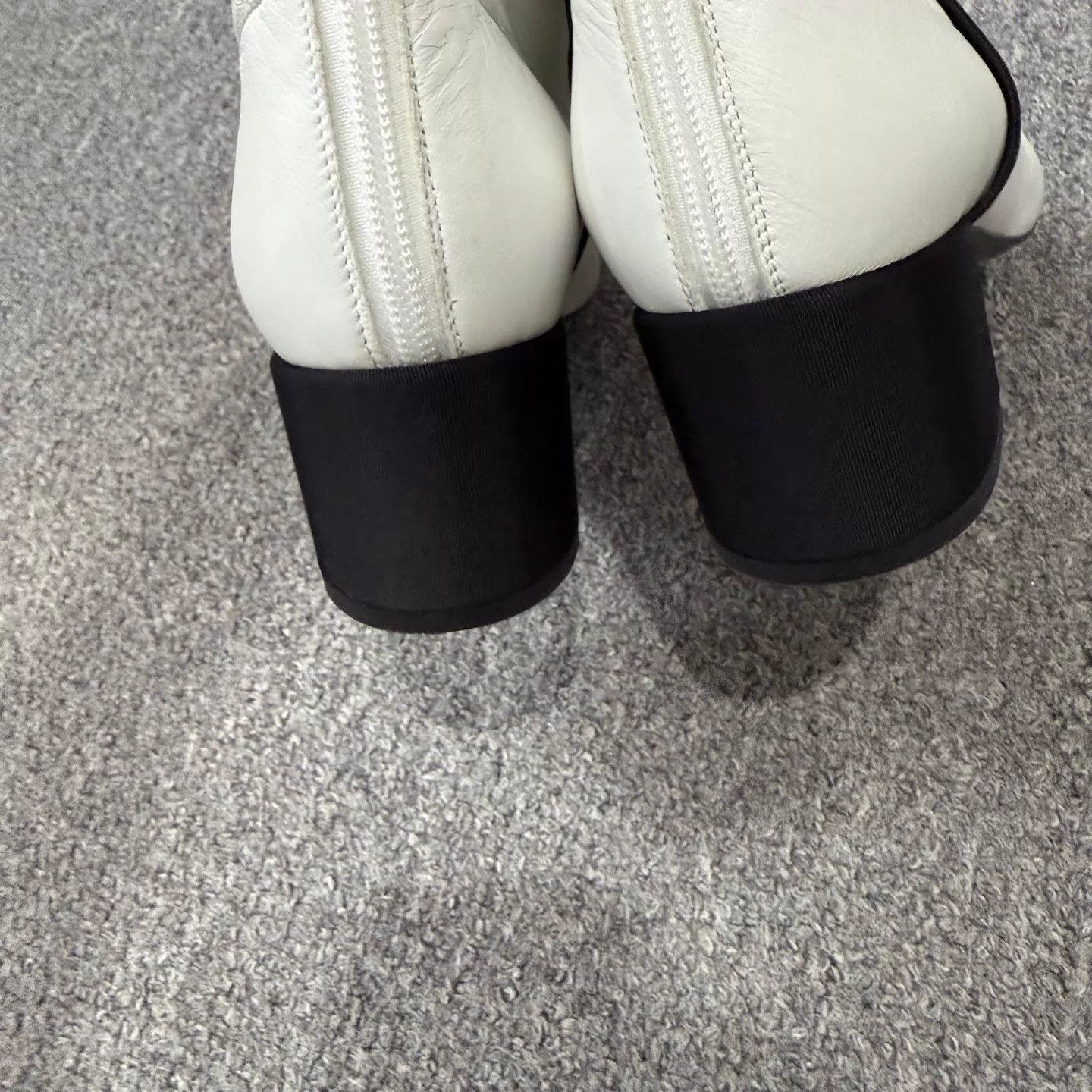 Chanel Chanel SS22 B&W Bow Short Boots 36 99 New Size US 5.5 / IT 35.5 - 4 Thumbnail