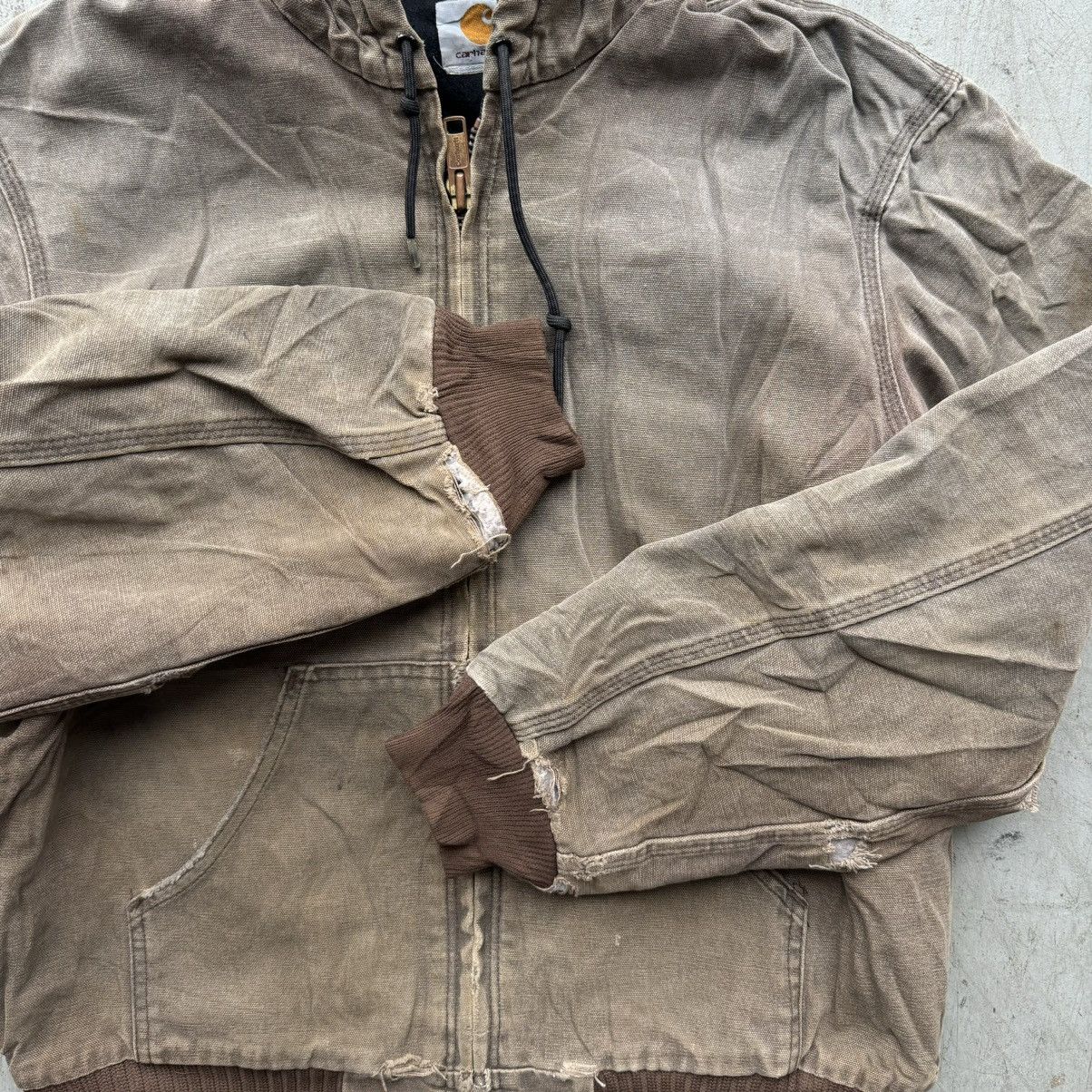 Carhartt × Vintage Vintage Carhartt Brown Faded Distressed Jacket Hooded Size US M / EU 48-50 / 2 - 2 Thumbnail