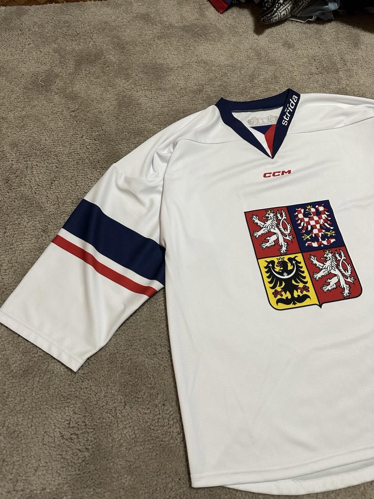 Ccm CCM Czech Republic Hockey Jersey Olympic Sz Men L Size US L / EU 52-54 / 3 - 3 Thumbnail