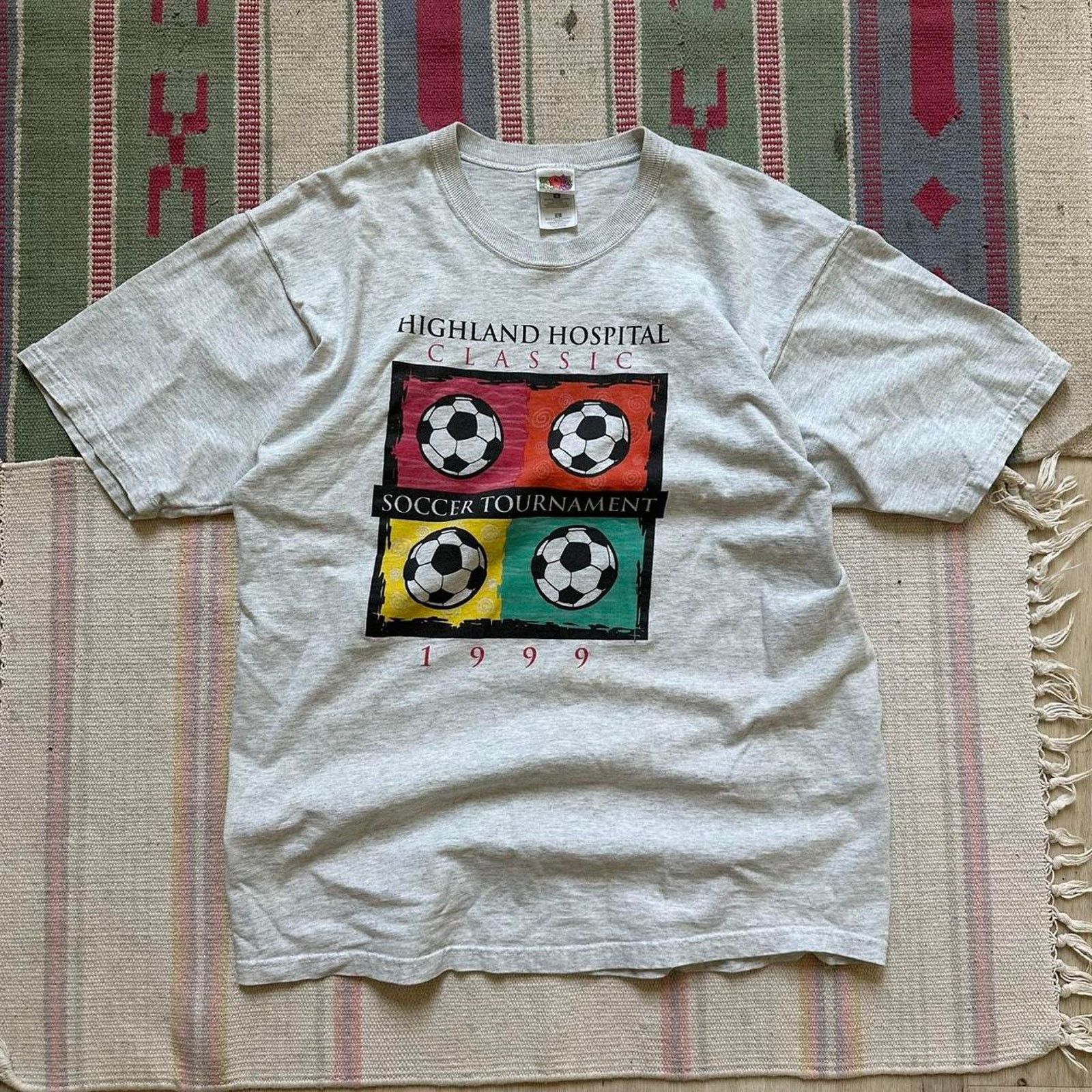 Vintage Vintage 1999 Grey Faded Soccer Classic Graphic Tee Shirt Size US L / EU 52-54 / 3 - 3 Thumbnail